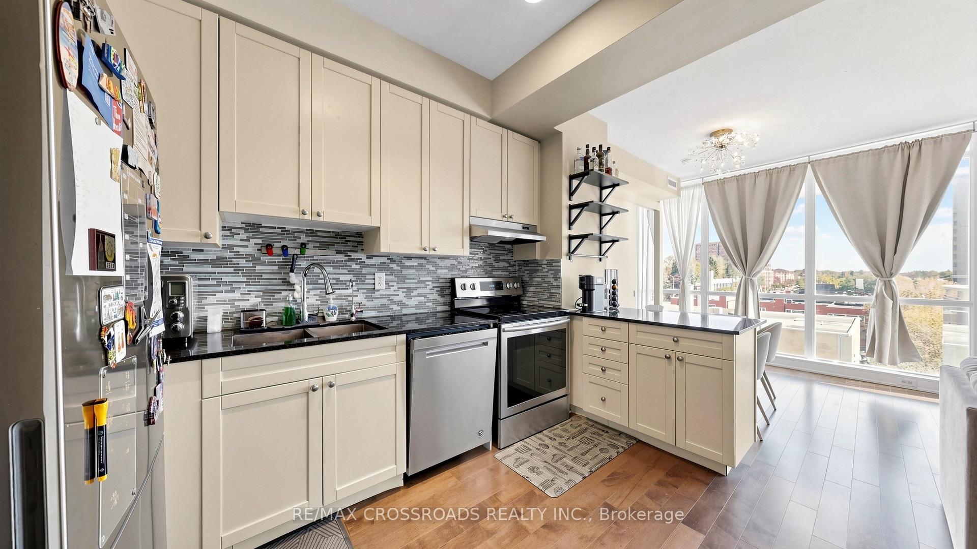 Photo 9 of Unit 606, 30 Canterbury Place, North York, Willowdale West — HOMEH