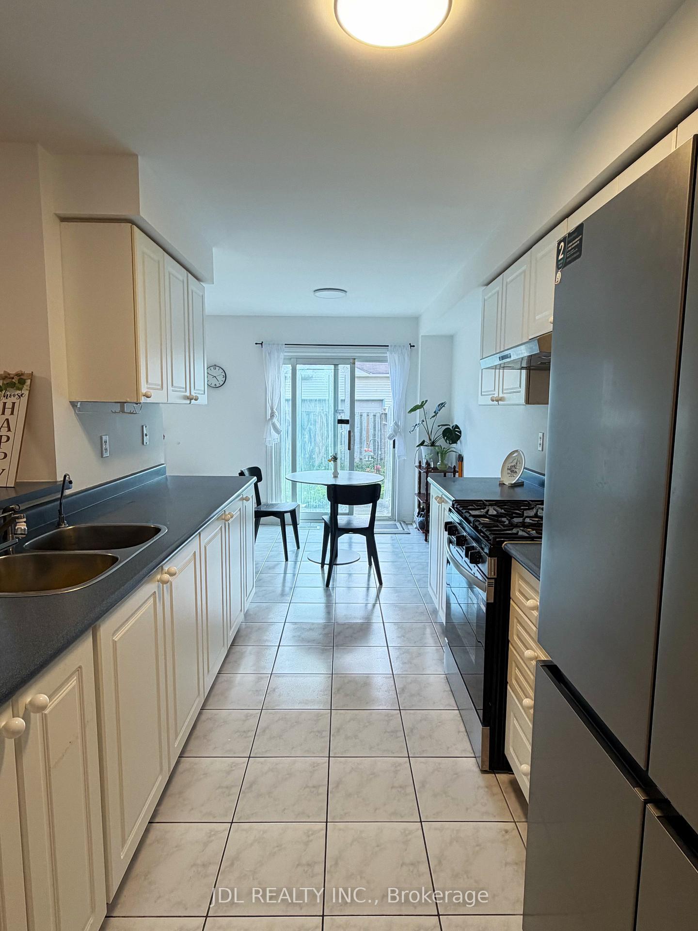Photo 3 of 63 Peninsula Crescent, Richmond Hill, Rouge Woods — HOMEH