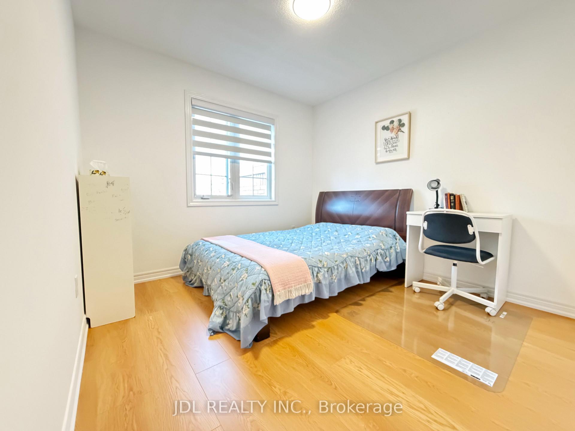Photo 6 of 63 Peninsula Crescent, Richmond Hill, Rouge Woods — HOMEH