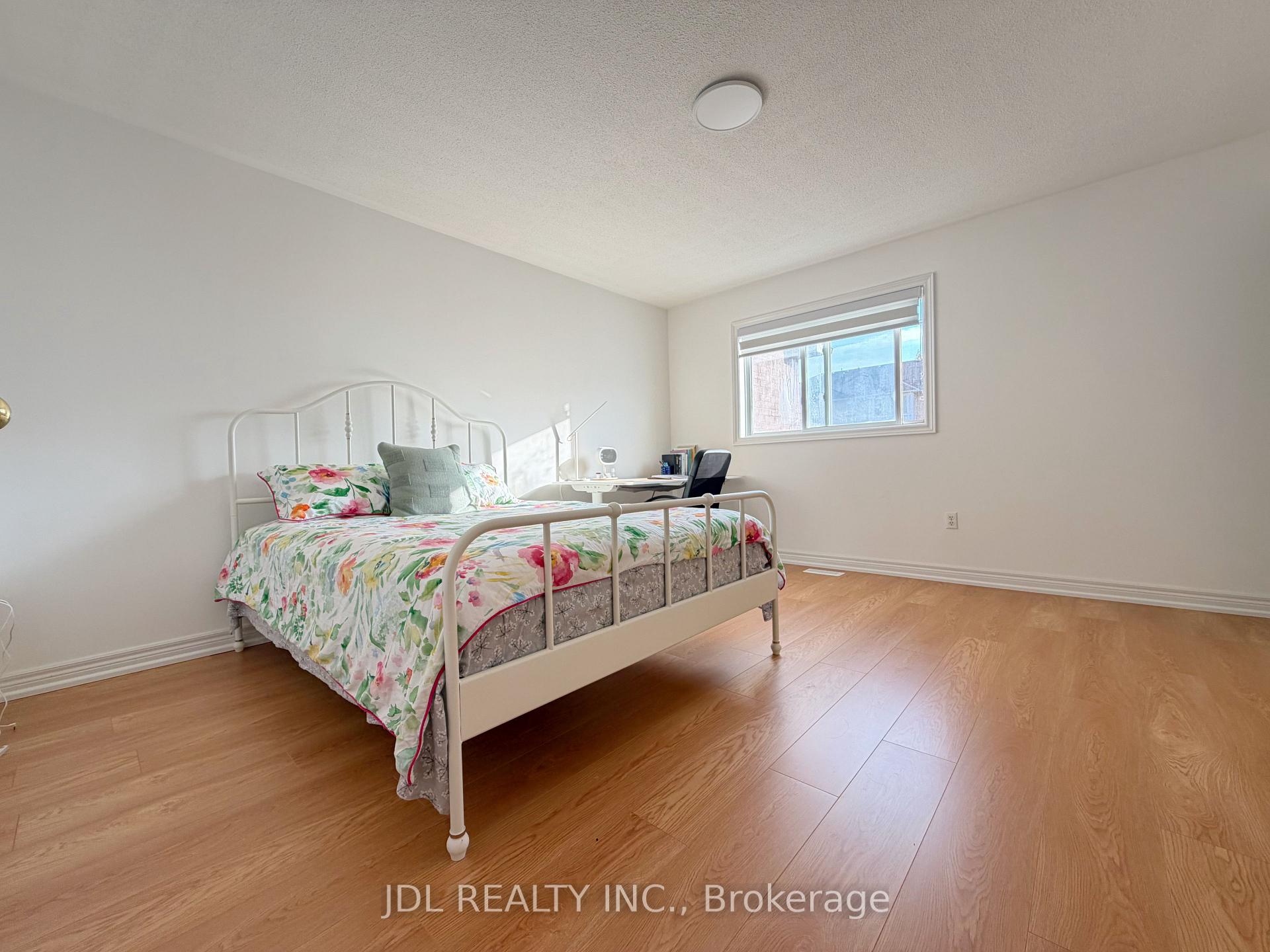 Photo 7 of 63 Peninsula Crescent, Richmond Hill, Rouge Woods — HOMEH
