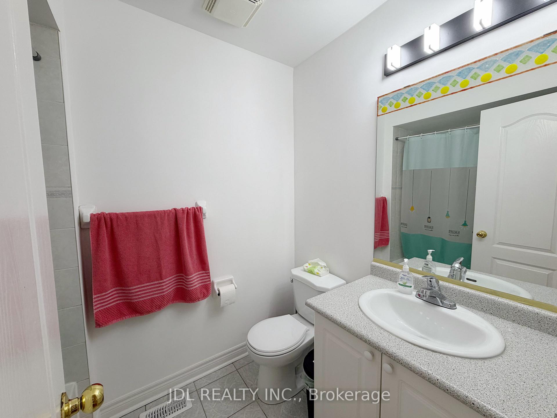 Photo 8 of 63 Peninsula Crescent, Richmond Hill, Rouge Woods — HOMEH