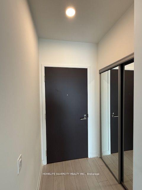 Photo 6 of Unit 902, 39 Mary Street, Barrie, City Centre — HOMEH