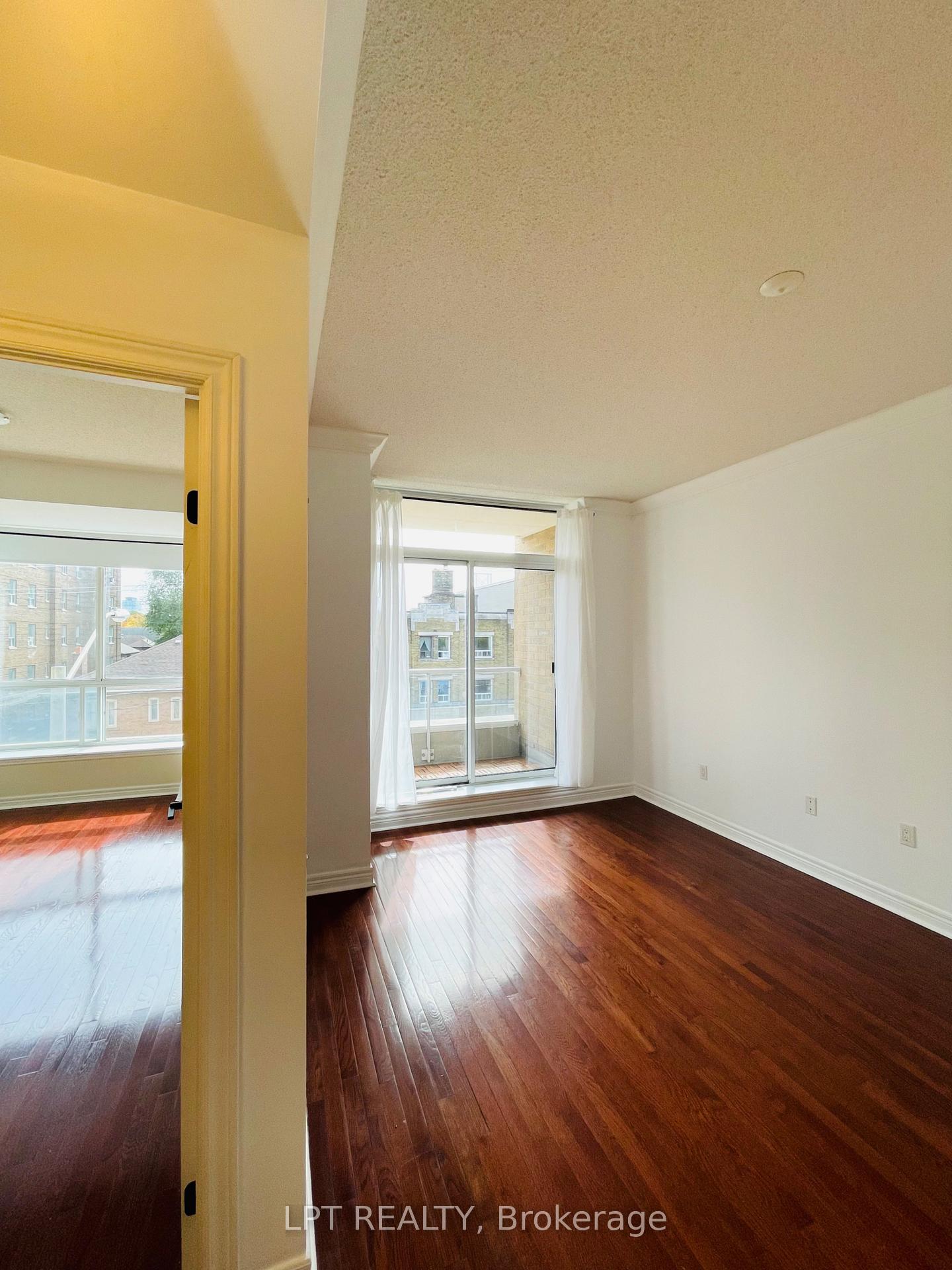 Photo 4 of Unit 308, 2 Edith Drive, Toronto, Yonge-Eglinton — HOMEH