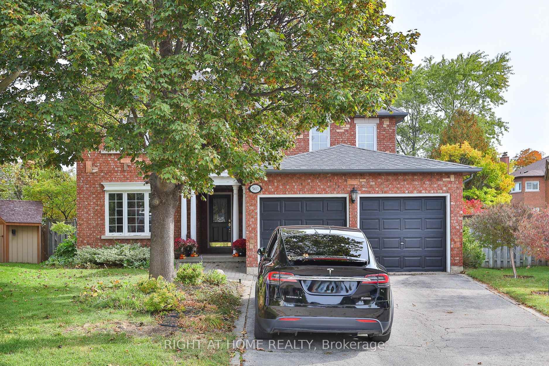 Photo 2 of 560 Chagall Court, Mississauga, Hurontario — HOMEH