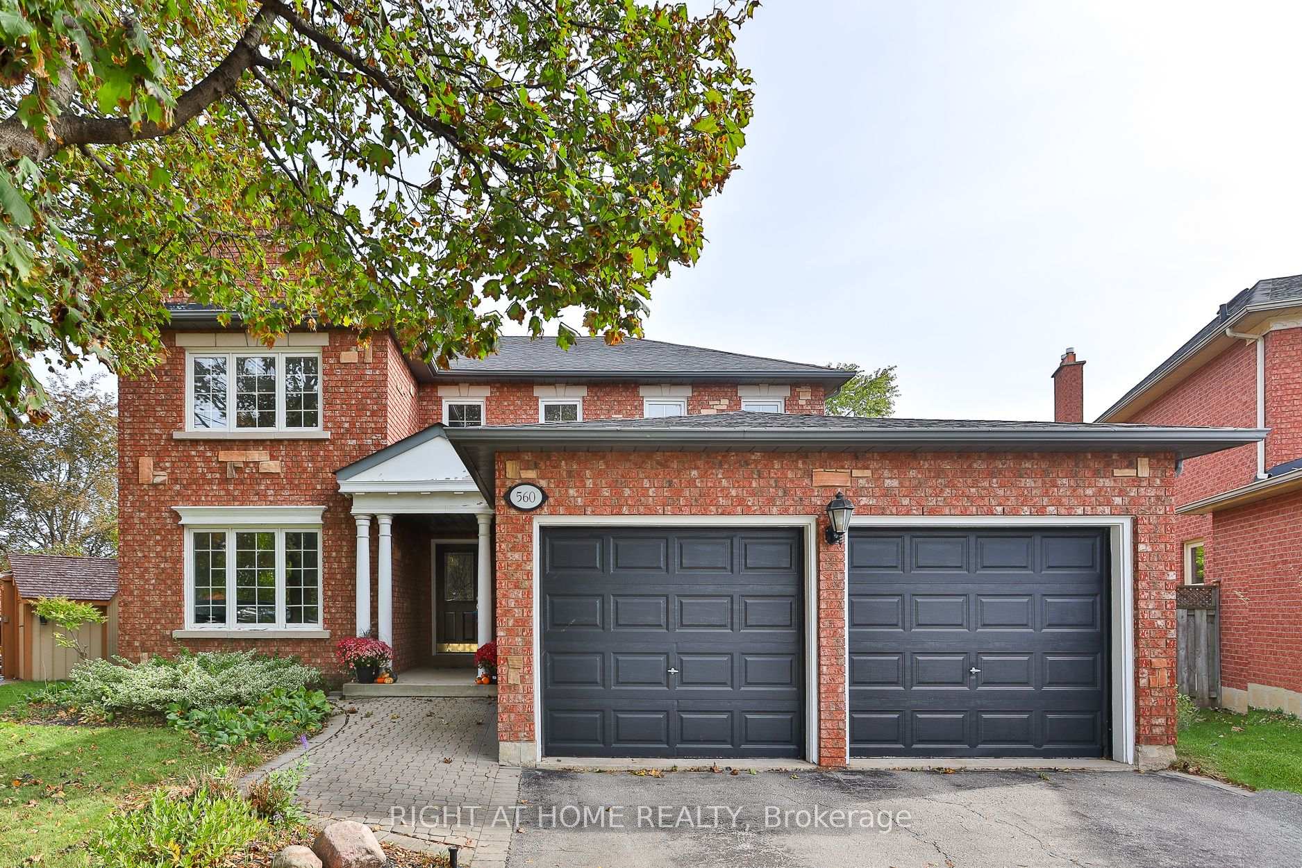 Photo 3 of 560 Chagall Court, Mississauga, Hurontario — HOMEH