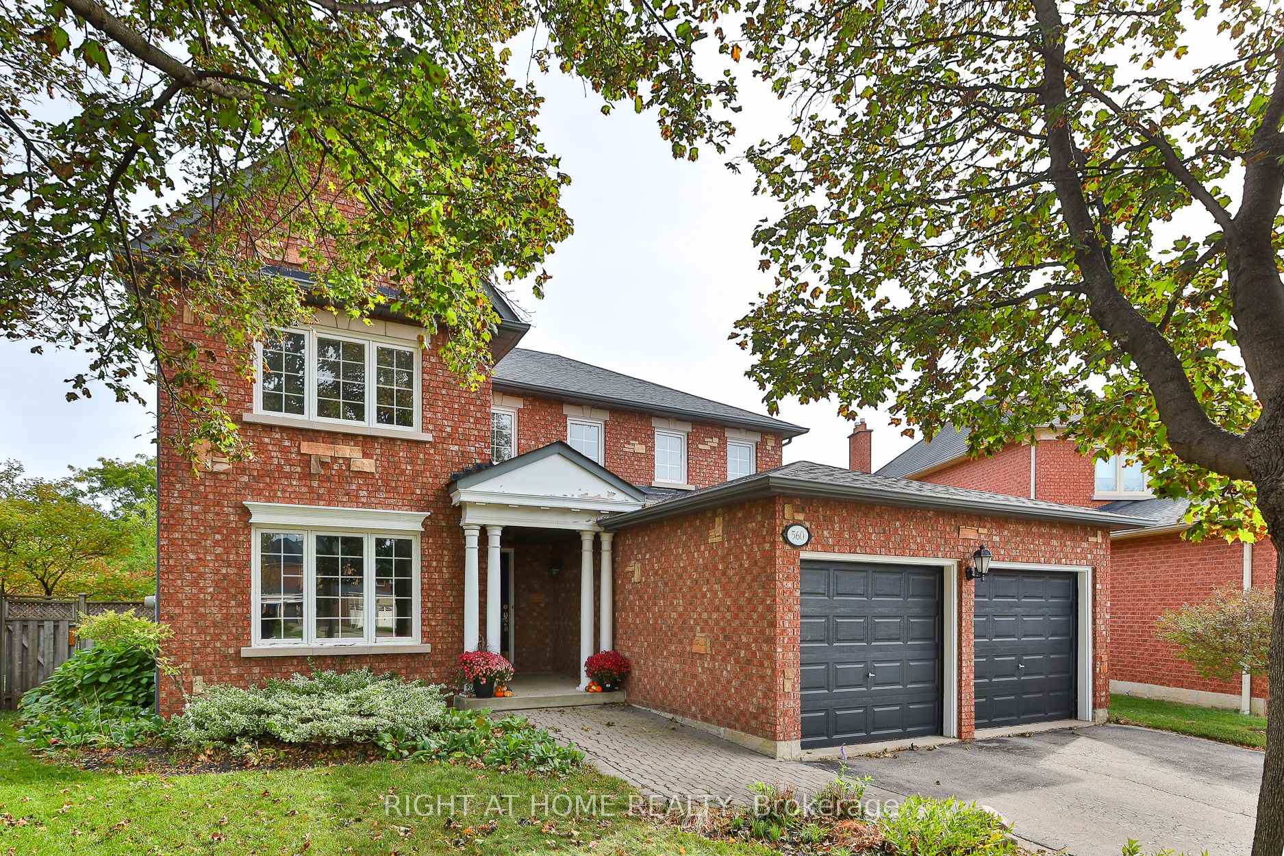 Photo 4 of 560 Chagall Court, Mississauga, Hurontario — HOMEH