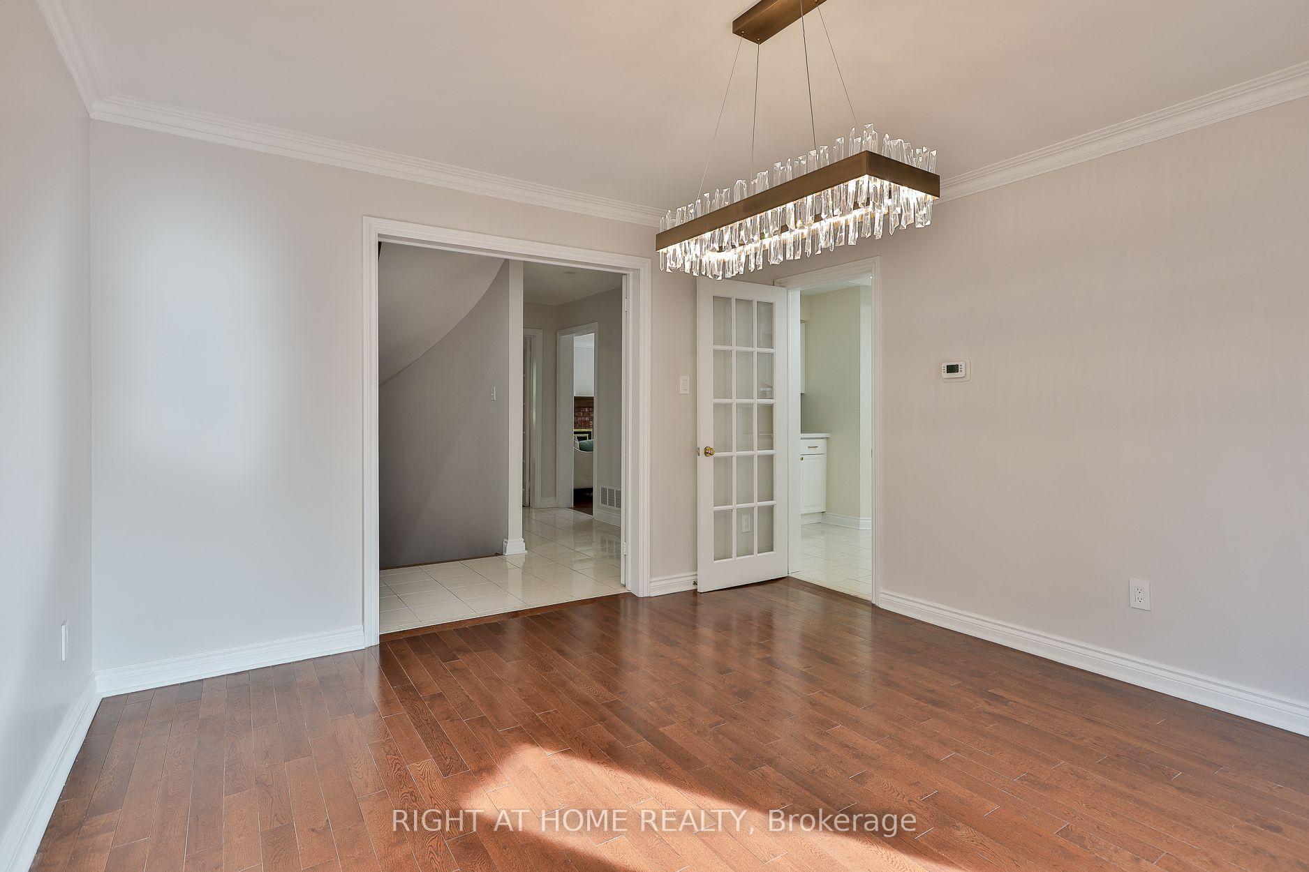 Photo 9 of 560 Chagall Court, Mississauga, Hurontario — HOMEH