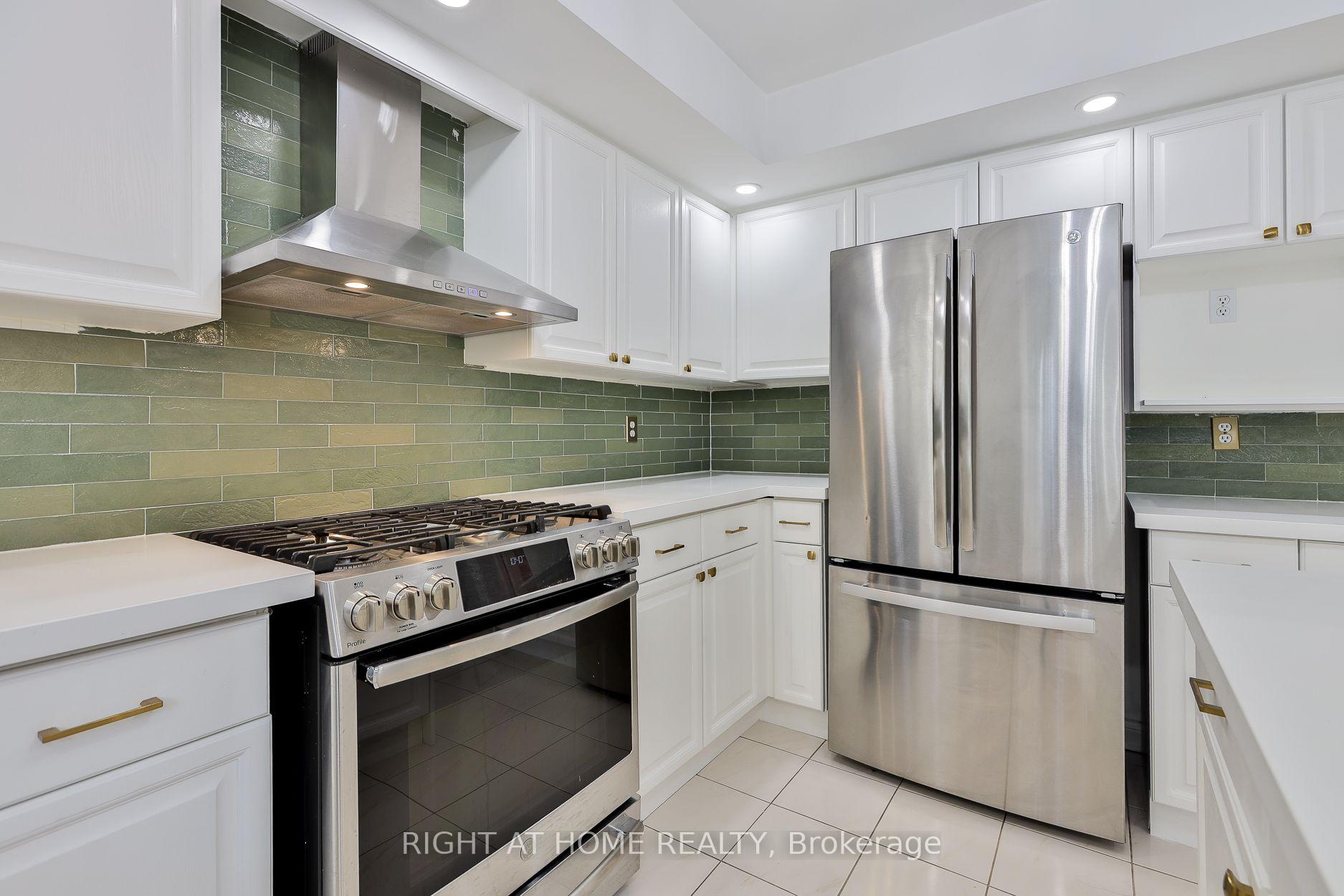 Photo 15 of 560 Chagall Court, Mississauga, Hurontario — HOMEH