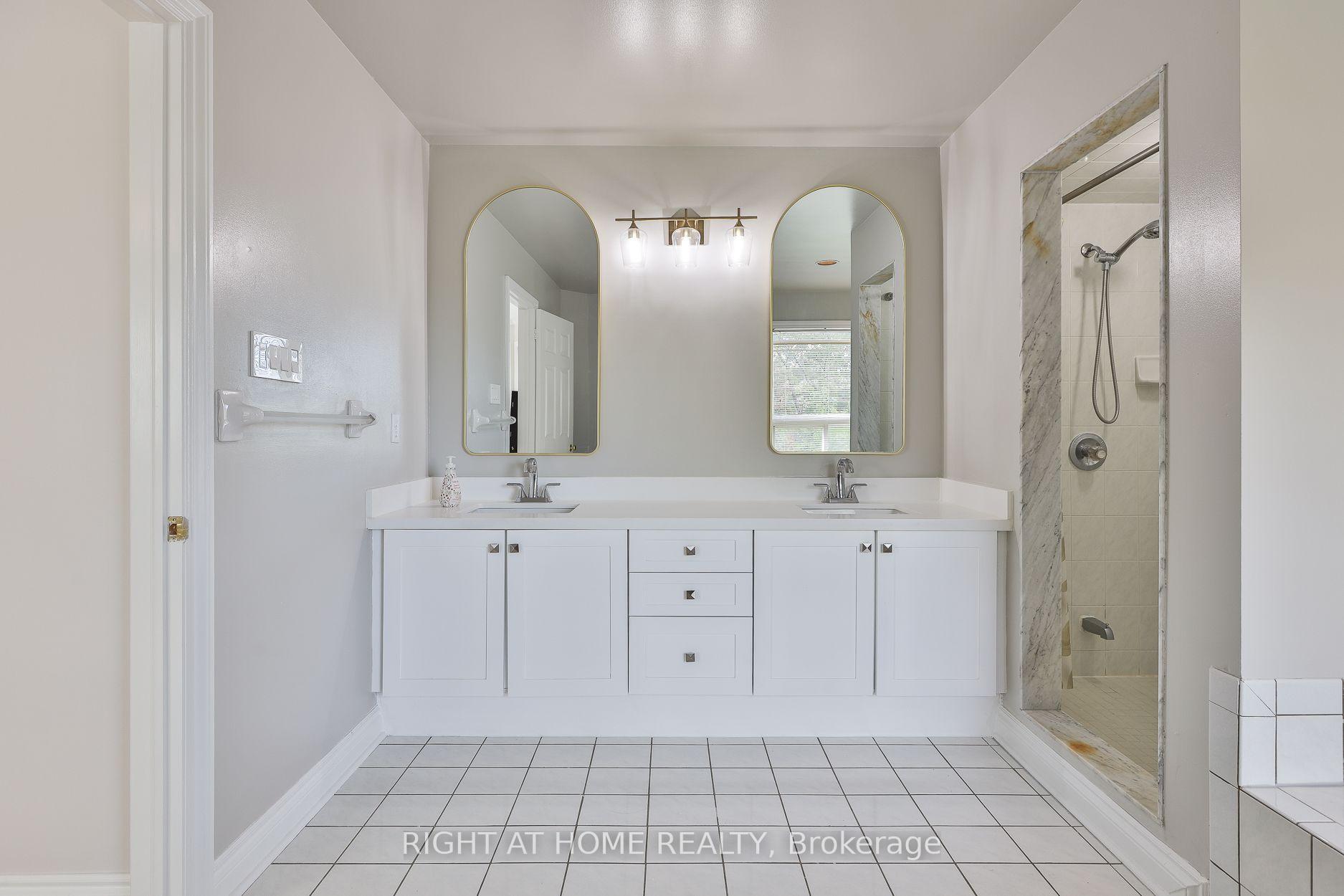 Photo 29 of 560 Chagall Court, Mississauga, Hurontario — HOMEH