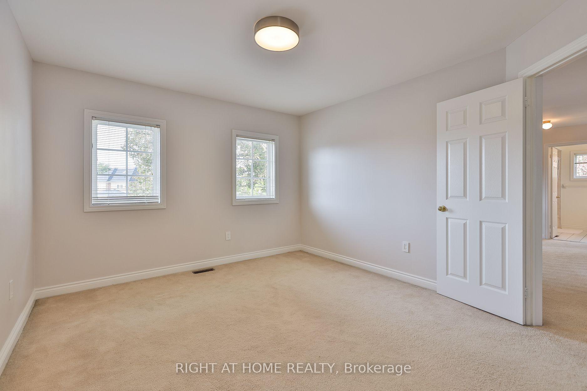 Photo 34 of 560 Chagall Court, Mississauga, Hurontario — HOMEH