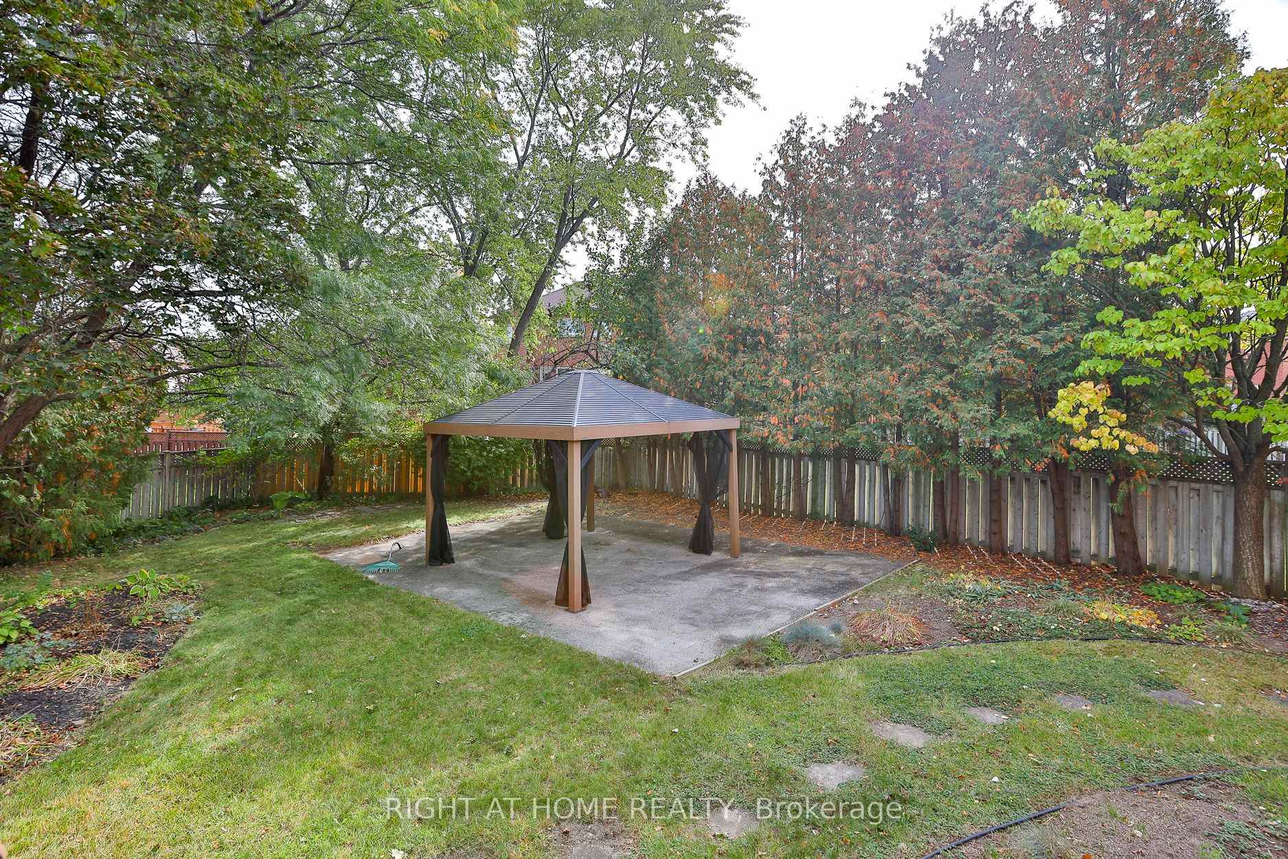 Photo 43 of 560 Chagall Court, Mississauga, Hurontario — HOMEH