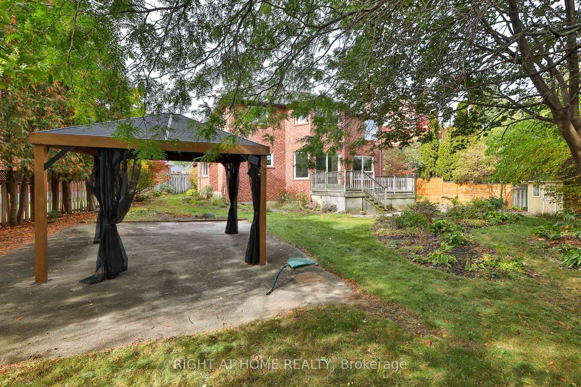 Photo 45 of 560 Chagall Court, Mississauga, Hurontario — HOMEH
