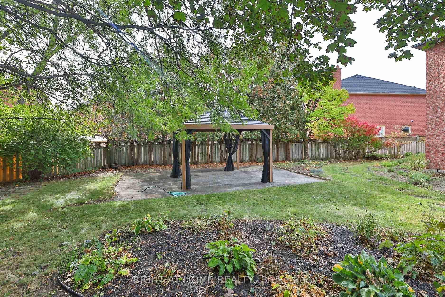 Photo 46 of 560 Chagall Court, Mississauga, Hurontario — HOMEH