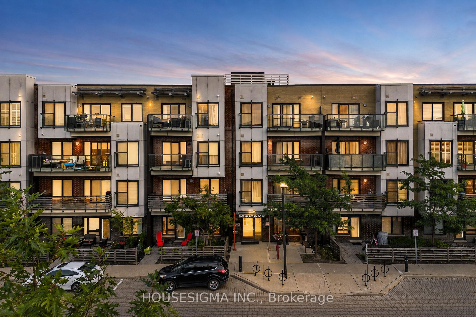 Photo 3 of Unit 401, 5005 Harvard Road, Mississauga, Churchill Meadows — HOMEH