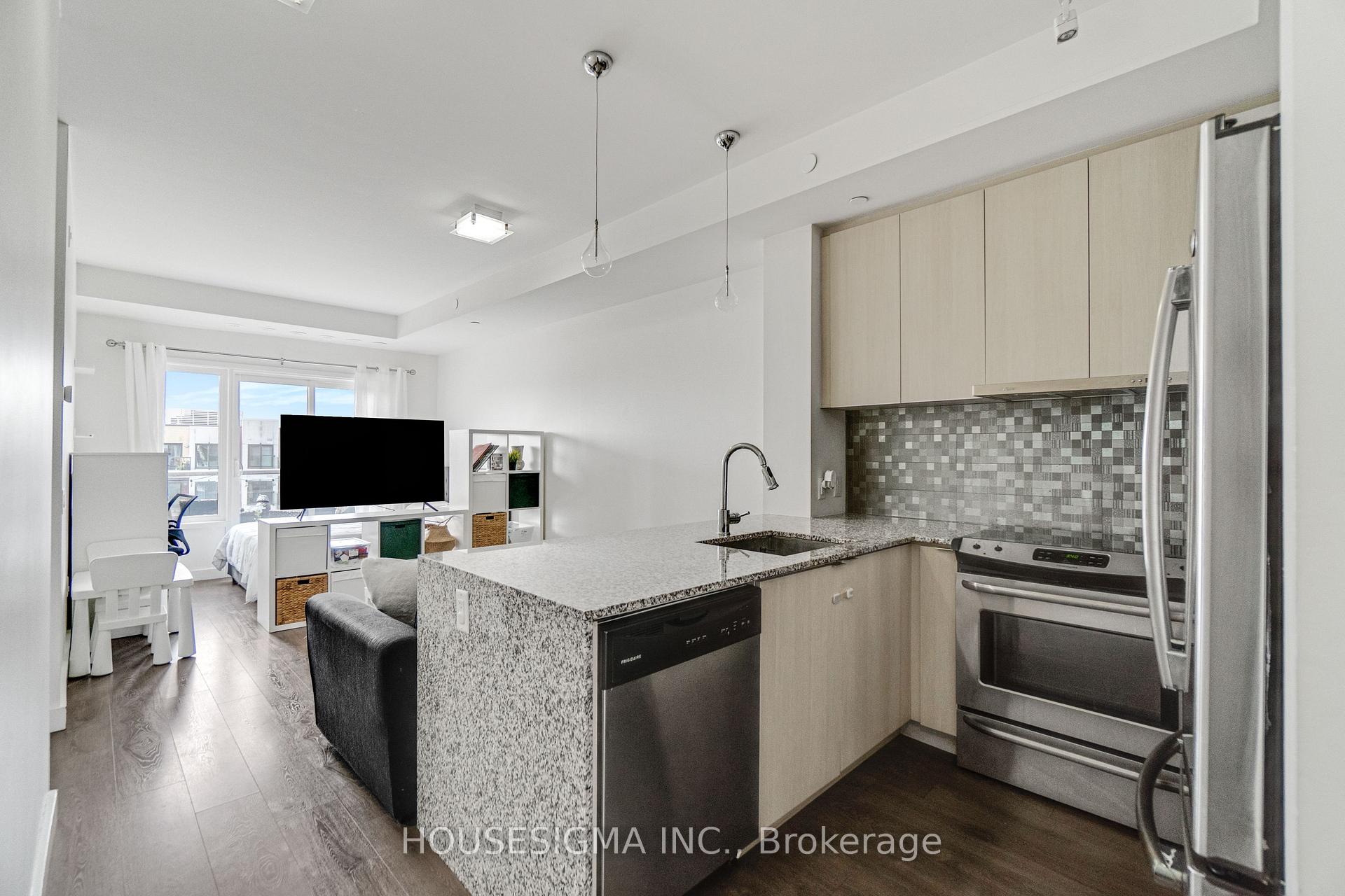 Photo 8 of Unit 401, 5005 Harvard Road, Mississauga, Churchill Meadows — HOMEH