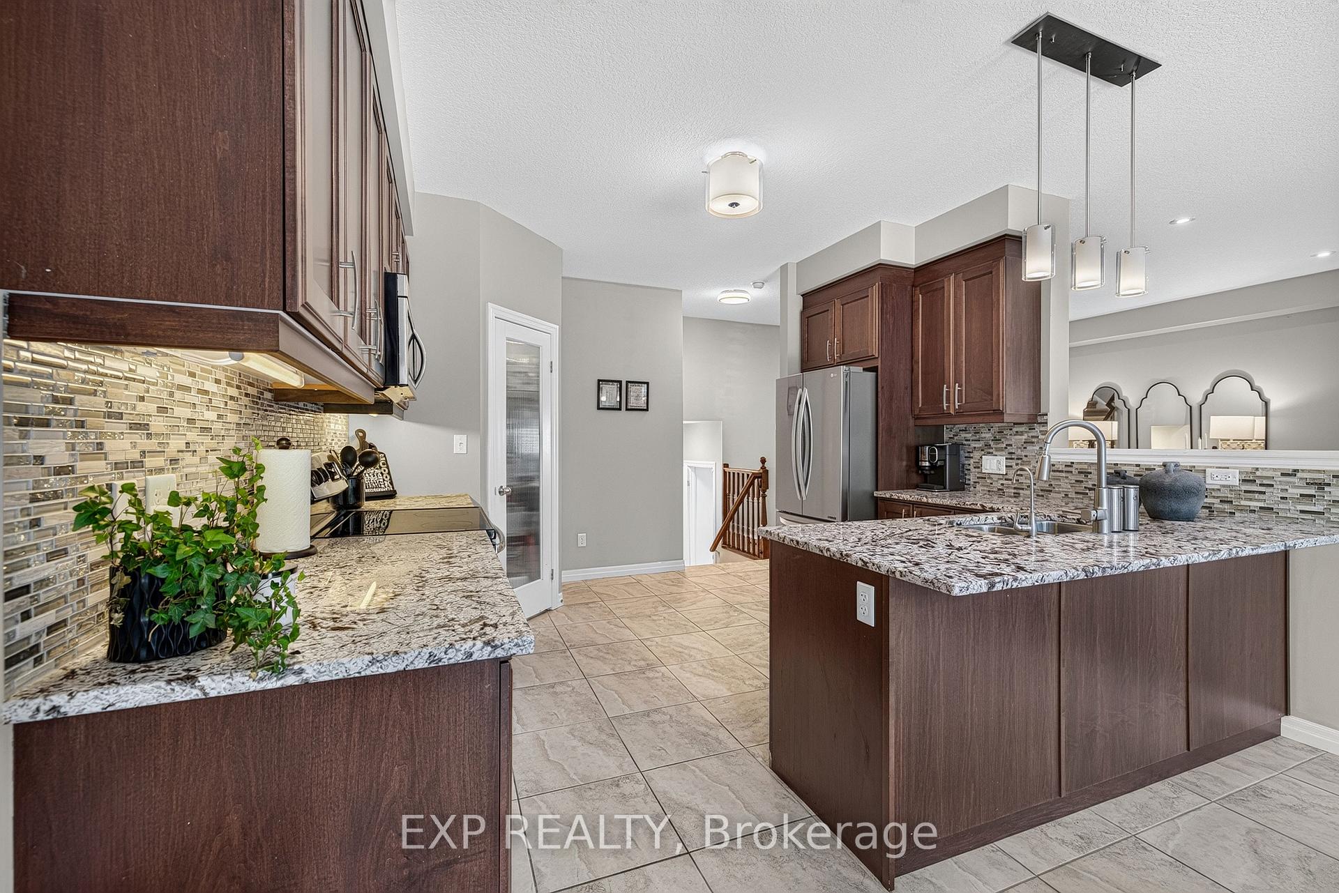 Photo 16 of 522 Woodbine Avenue, Kitchener, Huron Park — HOMEH