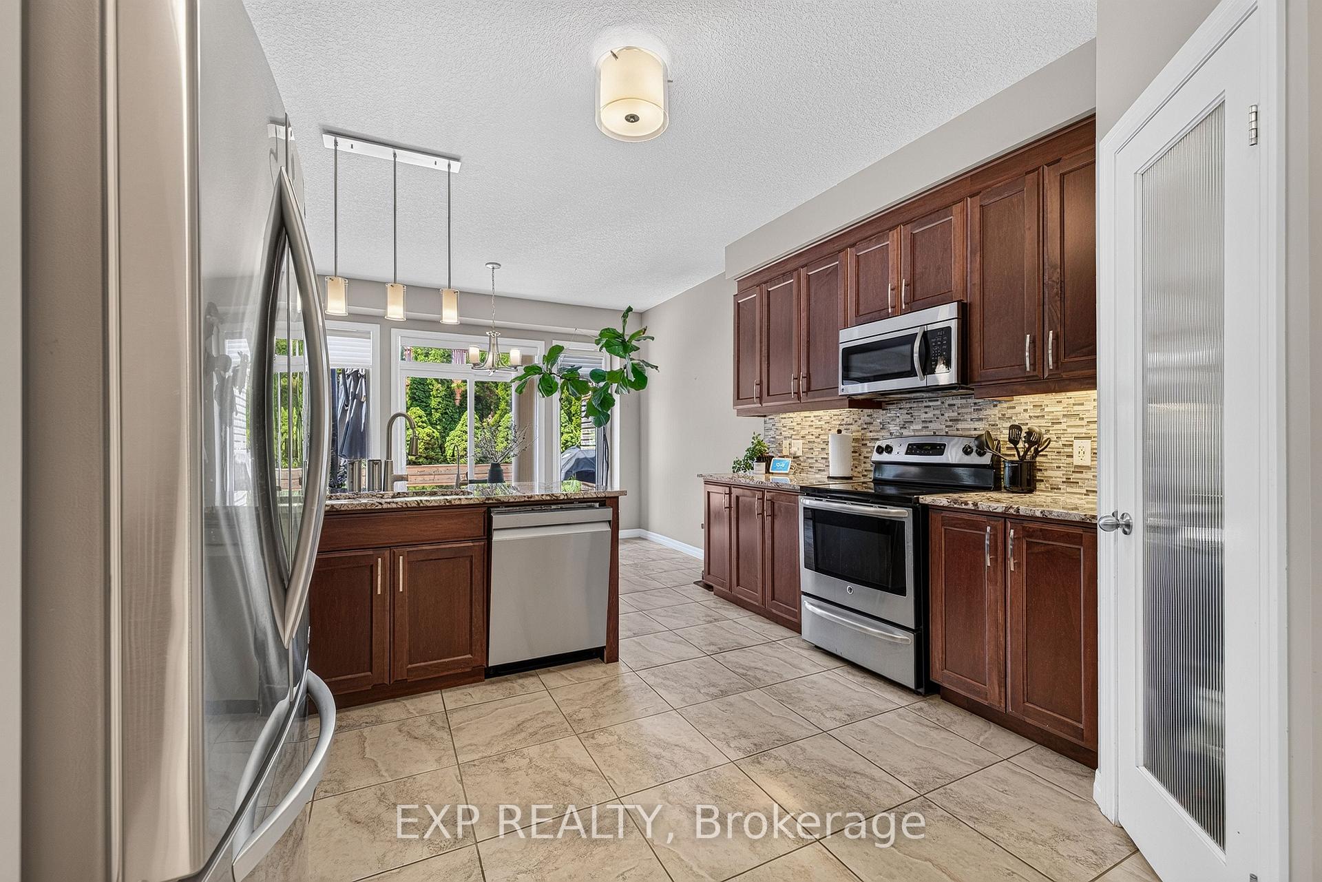 Photo 17 of 522 Woodbine Avenue, Kitchener, Huron Park — HOMEH
