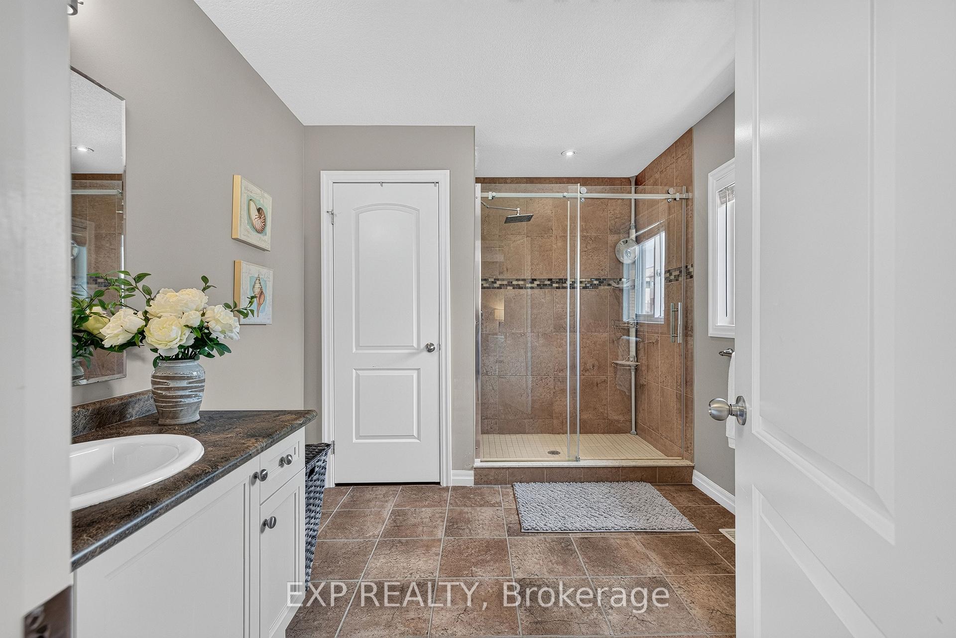 Photo 30 of 522 Woodbine Avenue, Kitchener, Huron Park — HOMEH