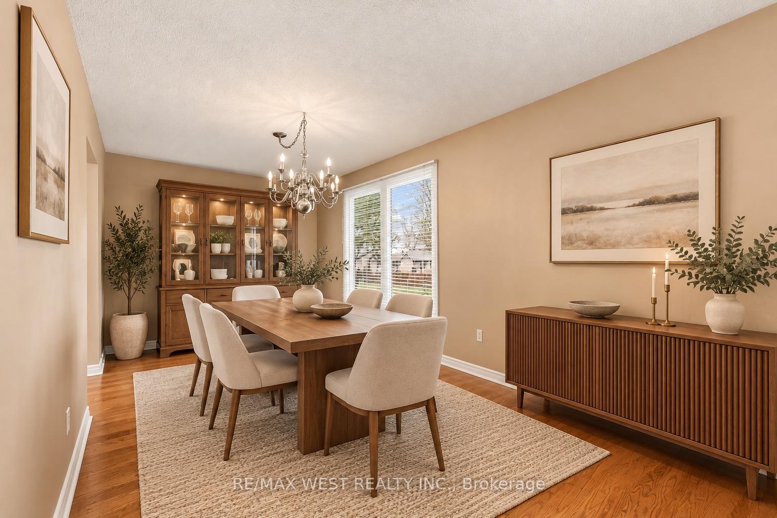 Photo 7 of 2 Ackrow Court, Etobicoke, Eringate-Centennial-West Deane — HOMEH