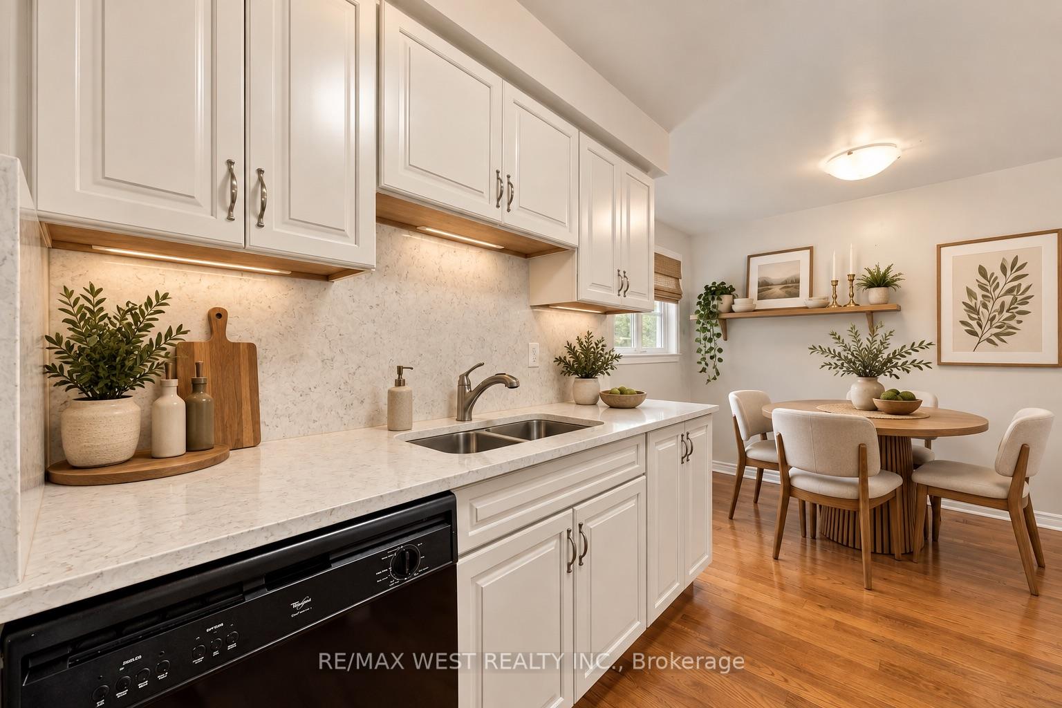 Photo 9 of 2 Ackrow Court, Etobicoke, Eringate-Centennial-West Deane — HOMEH