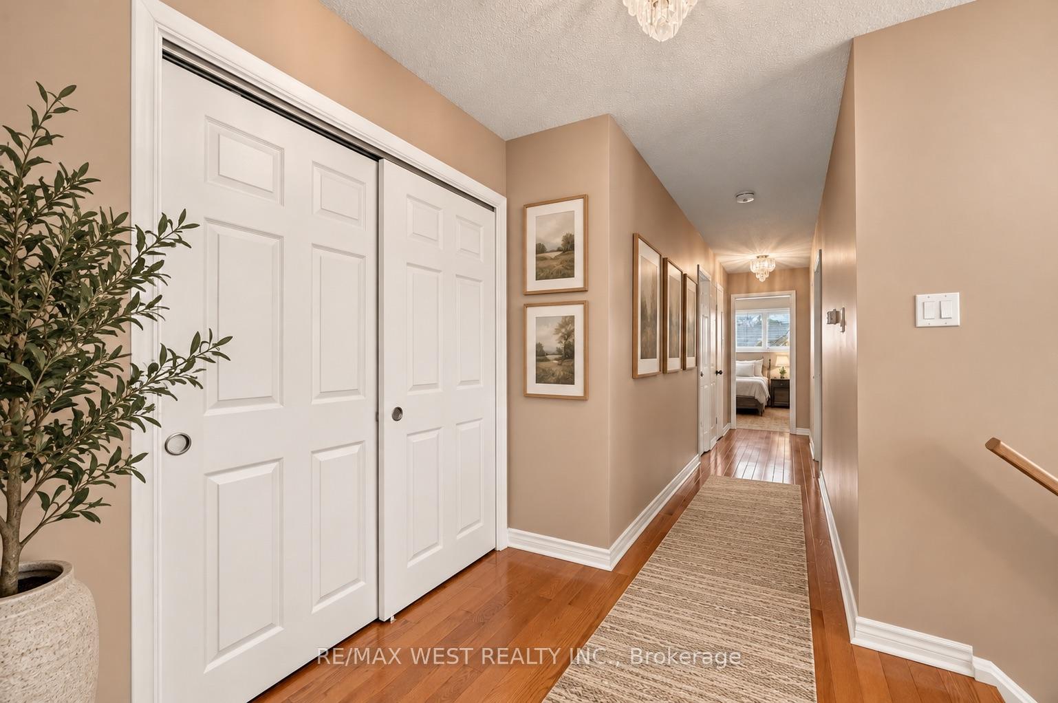 Photo 11 of 2 Ackrow Court, Etobicoke, Eringate-Centennial-West Deane — HOMEH