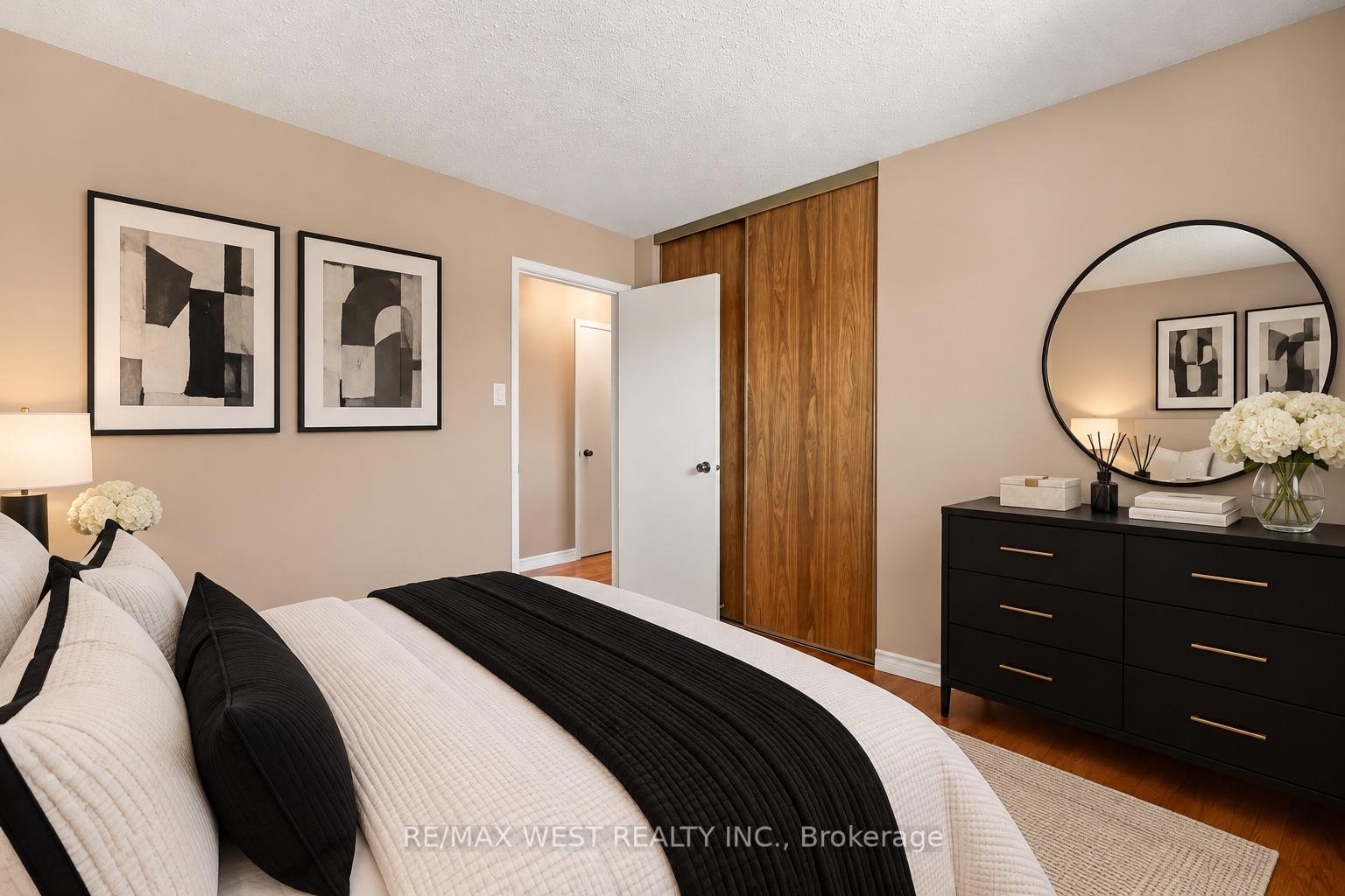 Photo 19 of 2 Ackrow Court, Etobicoke, Eringate-Centennial-West Deane — HOMEH