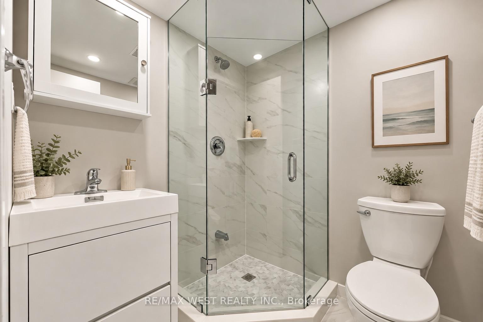 Photo 23 of 2 Ackrow Court, Etobicoke, Eringate-Centennial-West Deane — HOMEH