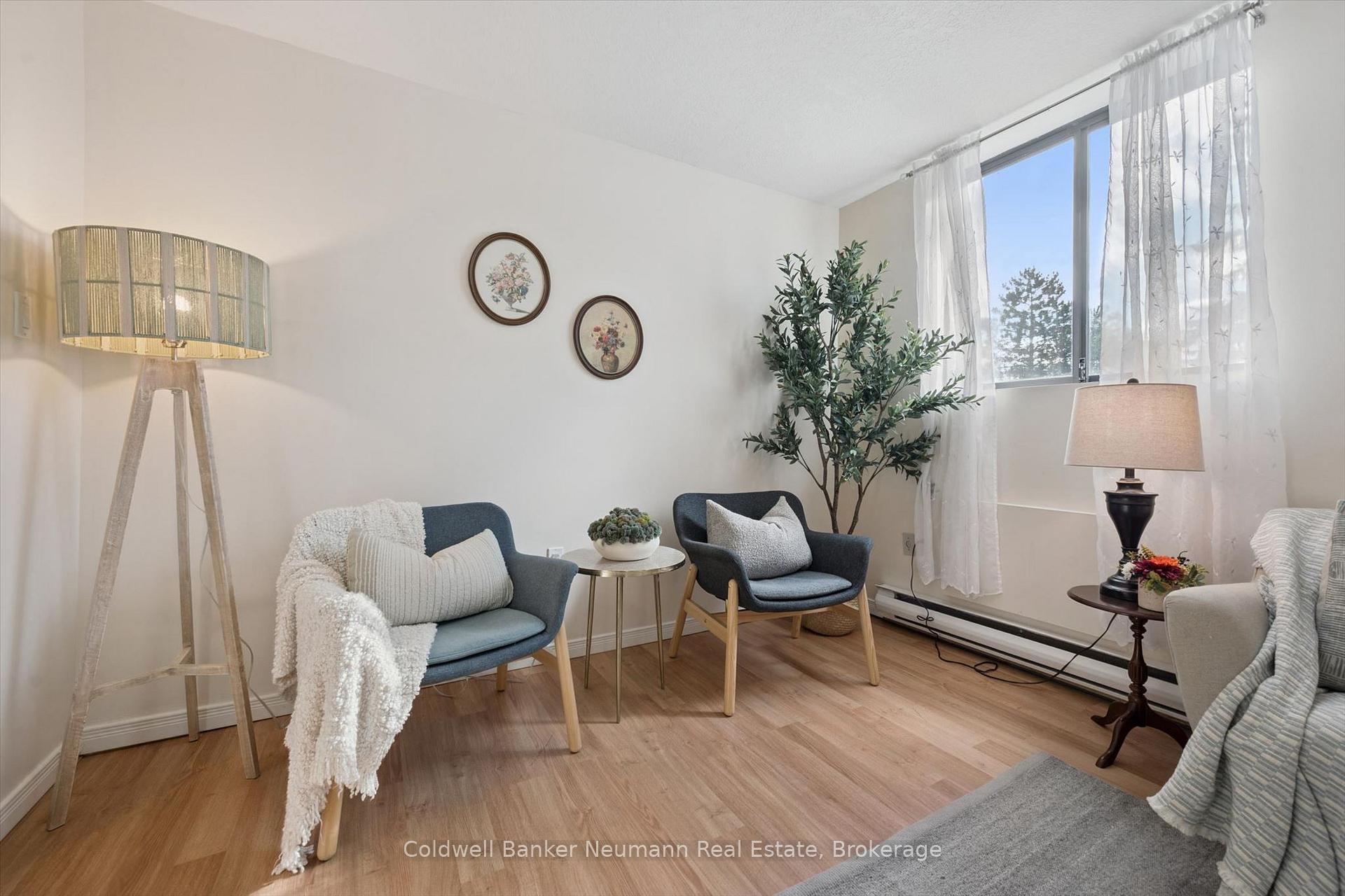 Photo 4 of Unit 311, 89 Westwood Road, Guelph, Willow West/Sugarbush/West Acres — HOMEH