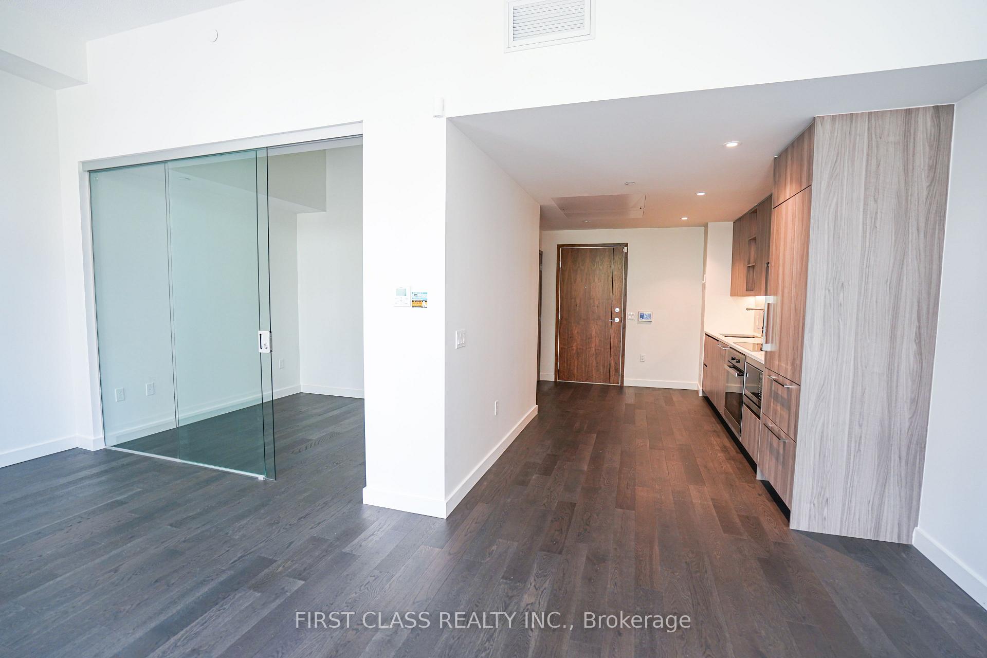 Photo 4 of Unit TH103, 95 Mcmahon Drive, North York, Bayview Village — HOMEH