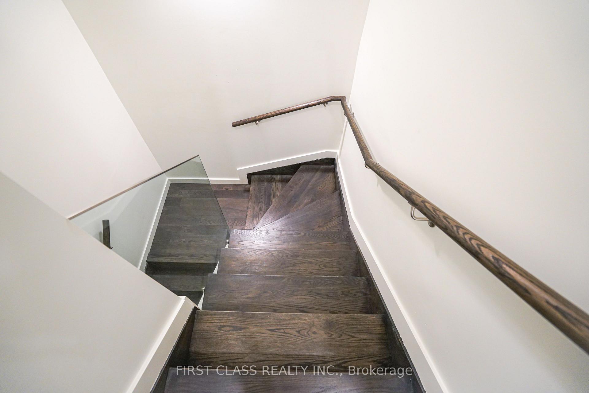 Photo 9 of Unit TH103, 95 Mcmahon Drive, North York, Bayview Village — HOMEH