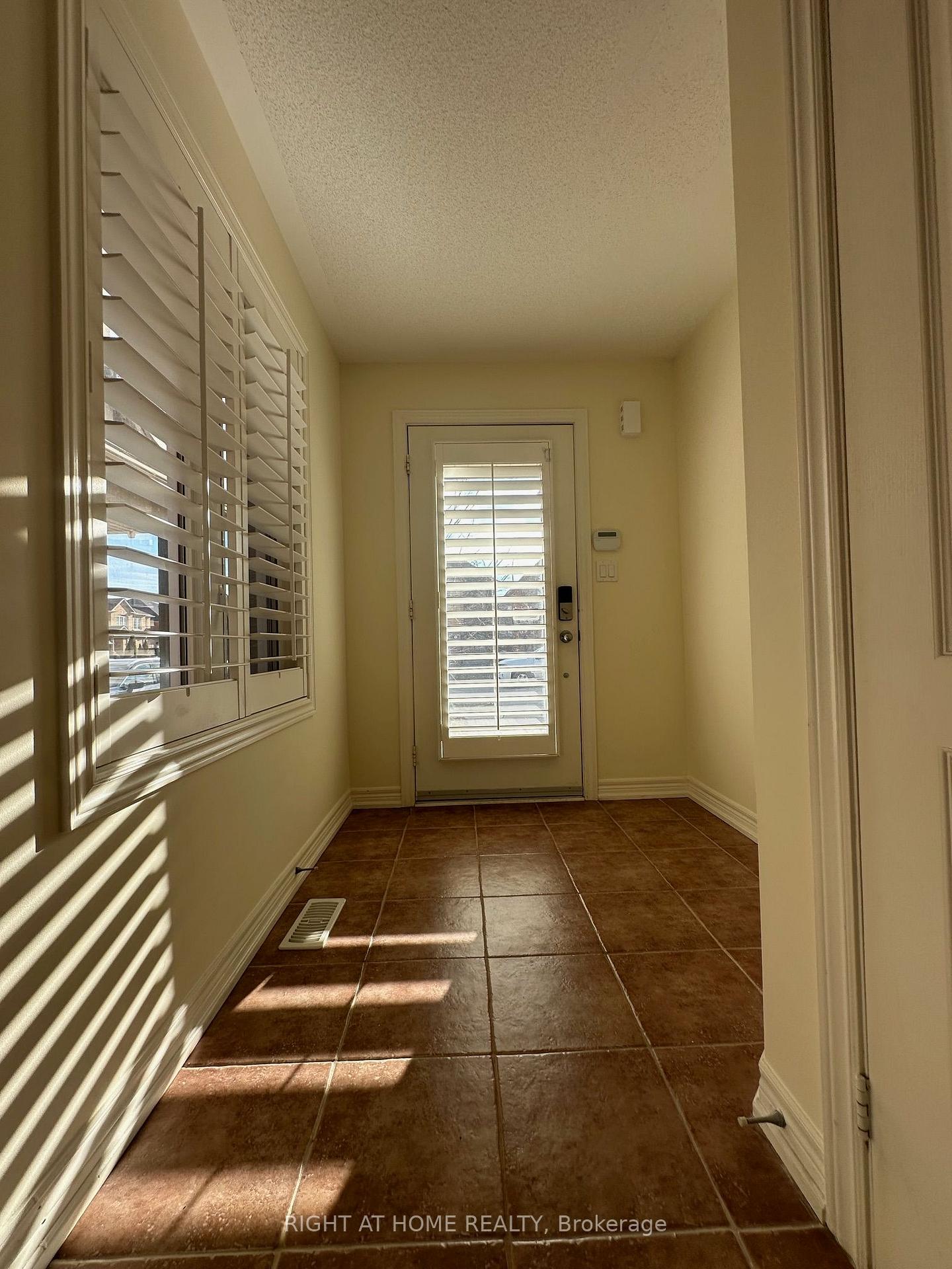 Photo 3 of 5133 Celebration Drive, Mississauga, Churchill Meadows — HOMEH