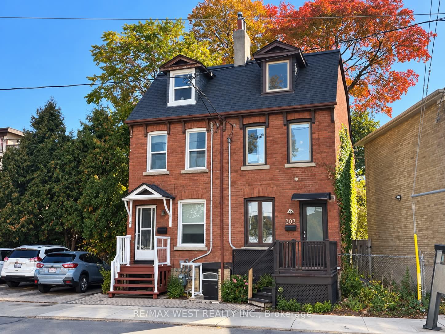 Photo of 301 Dupont Street