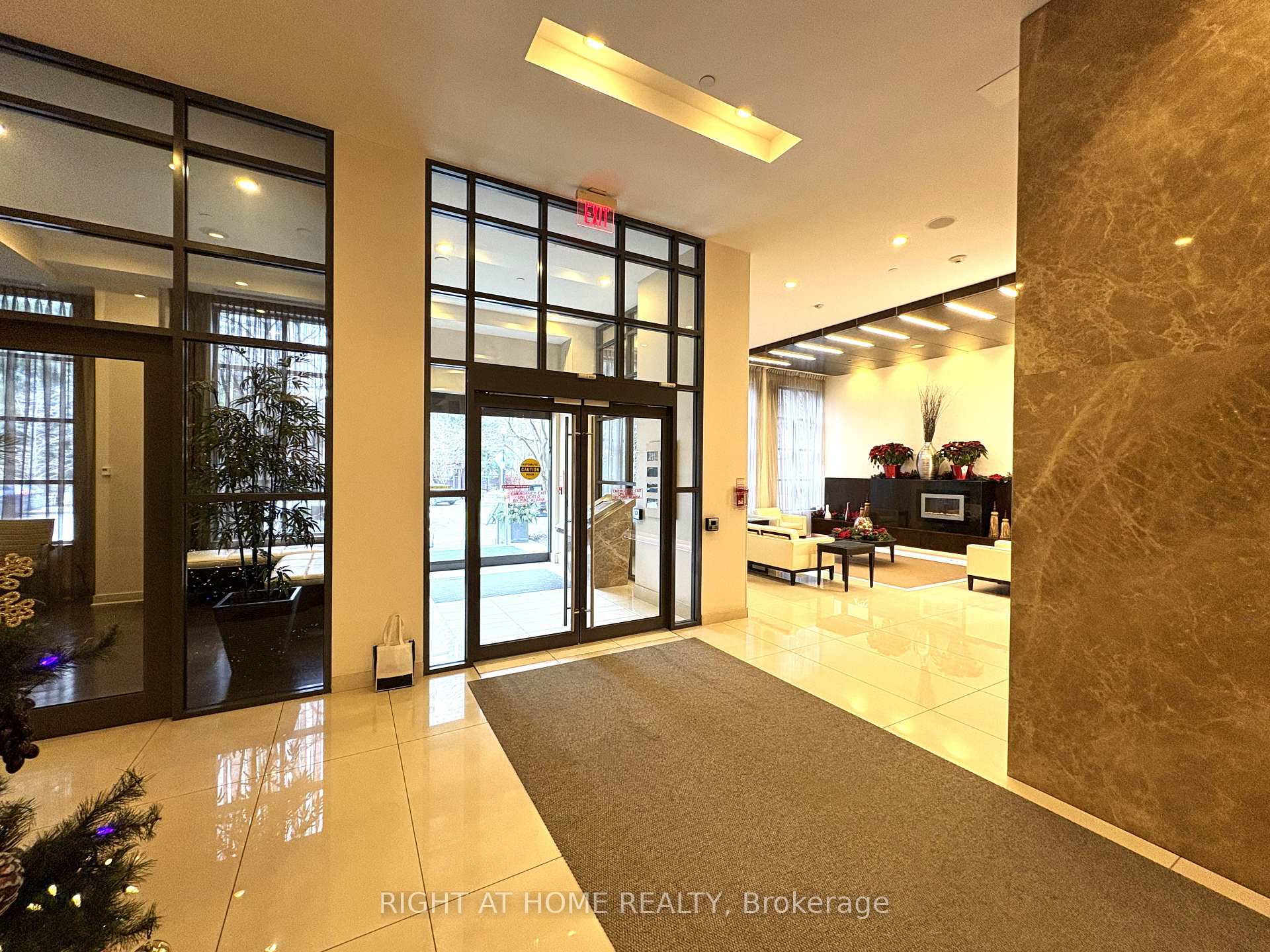 Photo 2 of Unit 1621, 500 Doris Avenue, North York, Willowdale East — HOMEH