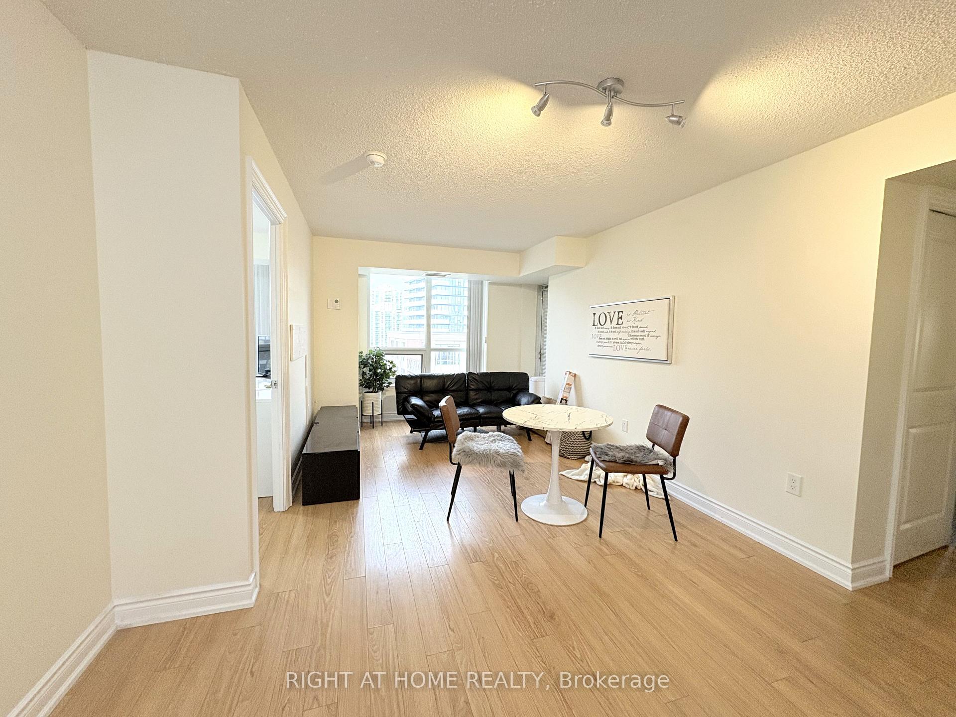 Photo 6 of Unit 1621, 500 Doris Avenue, North York, Willowdale East — HOMEH
