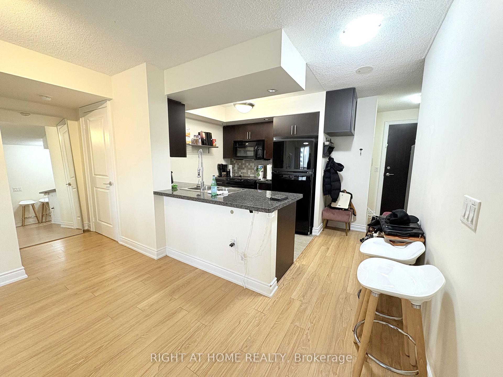 Photo 10 of Unit 1621, 500 Doris Avenue, North York, Willowdale East — HOMEH