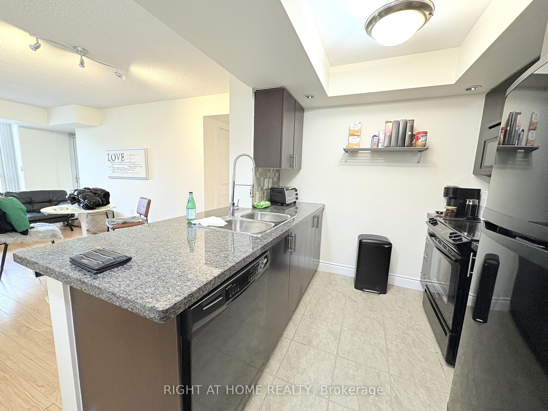 Photo 11 of Unit 1621, 500 Doris Avenue, North York, Willowdale East — HOMEH