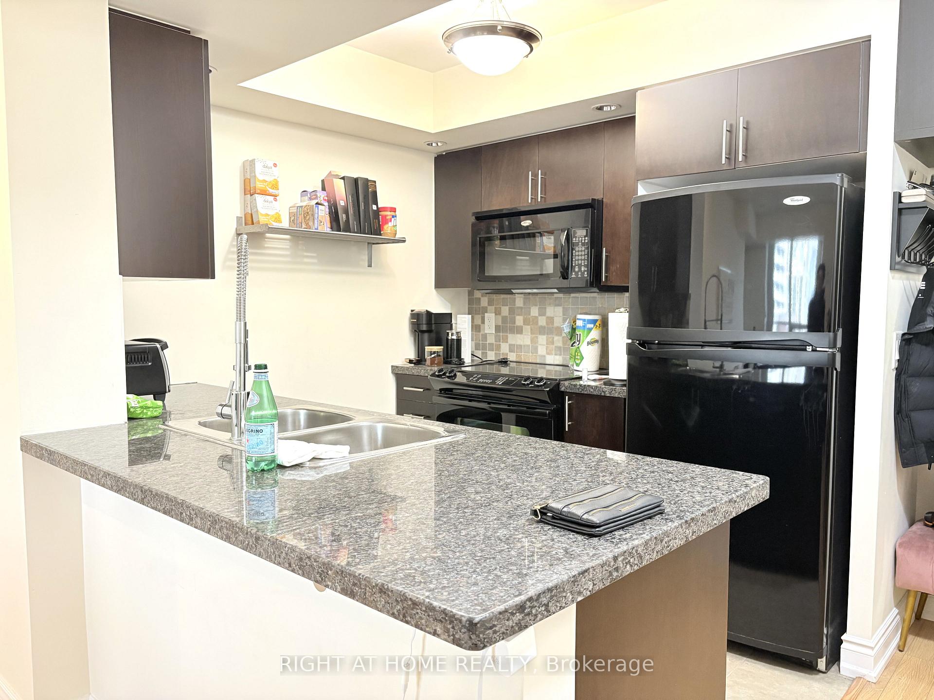 Photo 12 of Unit 1621, 500 Doris Avenue, North York, Willowdale East — HOMEH