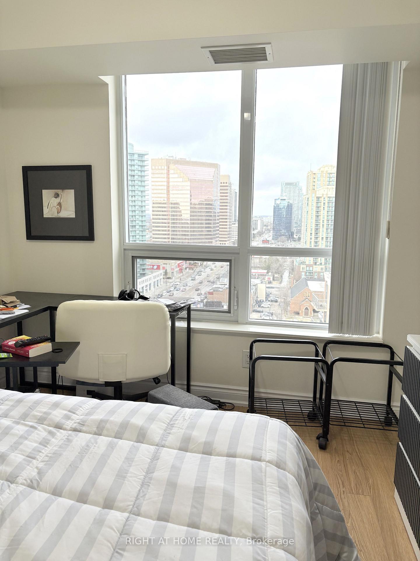 Photo 15 of Unit 1621, 500 Doris Avenue, North York, Willowdale East — HOMEH