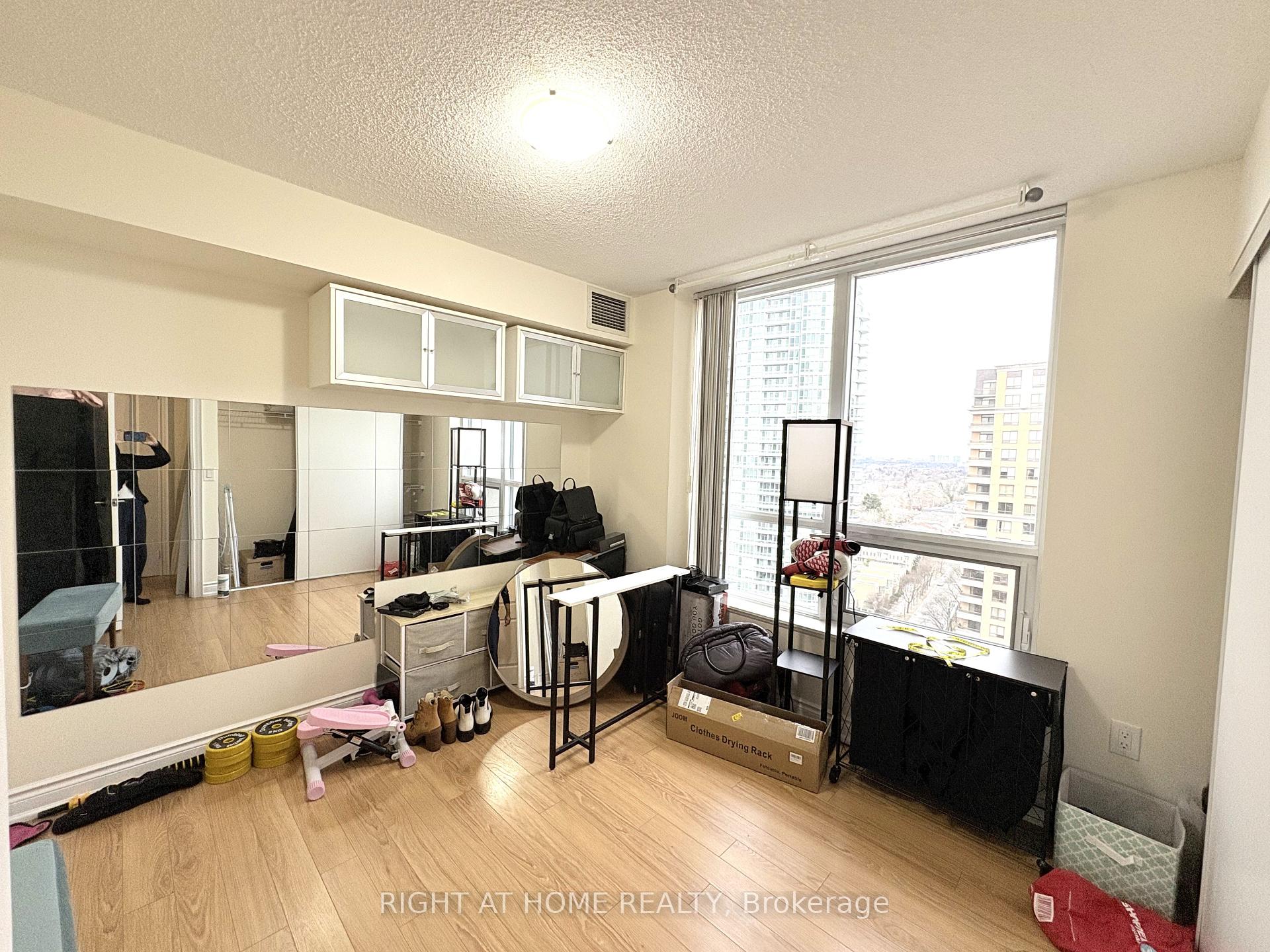 Photo 18 of Unit 1621, 500 Doris Avenue, North York, Willowdale East — HOMEH