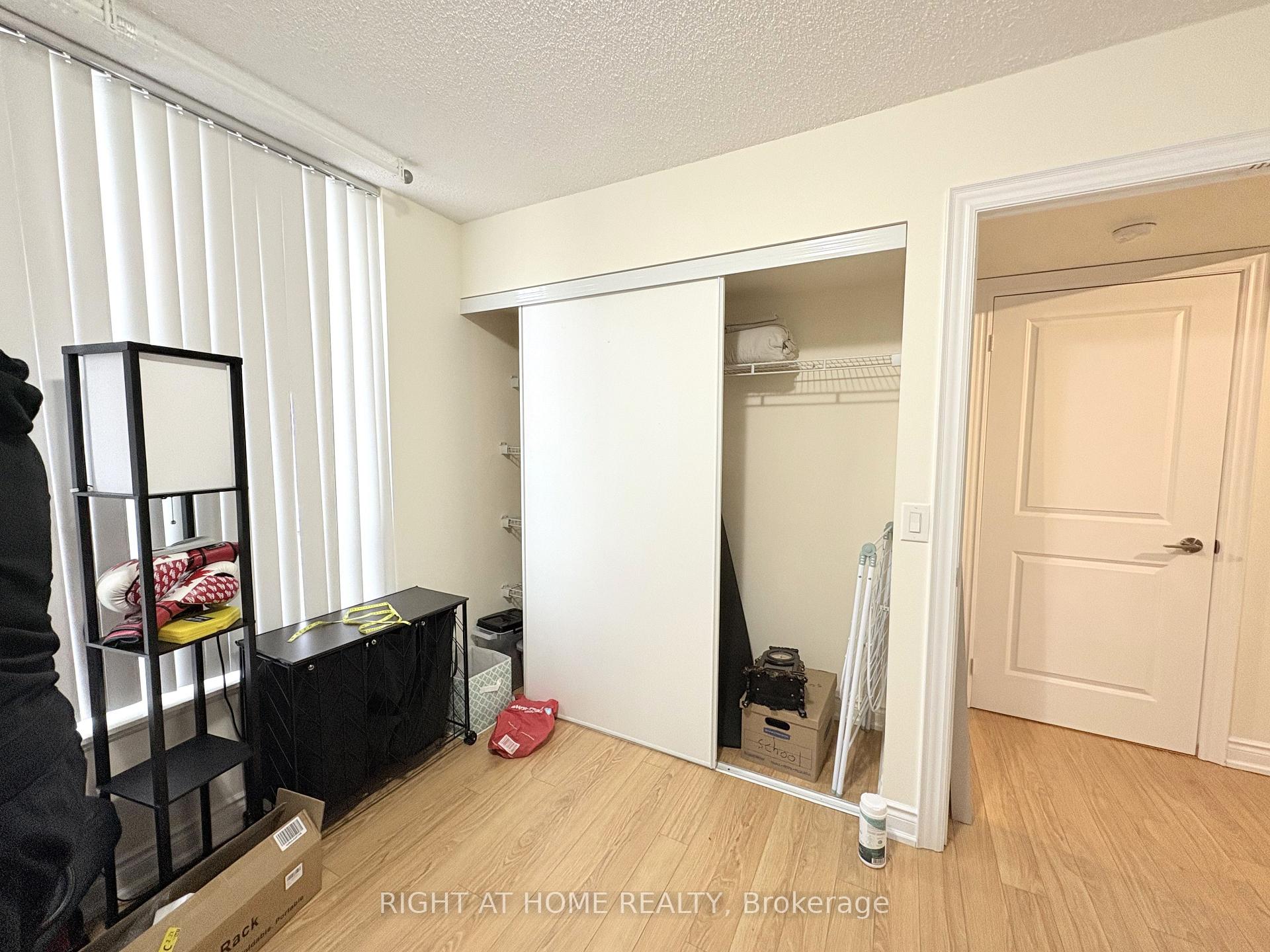 Photo 19 of Unit 1621, 500 Doris Avenue, North York, Willowdale East — HOMEH