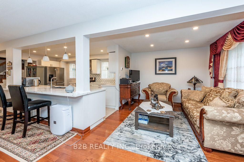 Photo 5 of 4112 trappers Crescent, Mississauga, Erin Mills — HOMEH