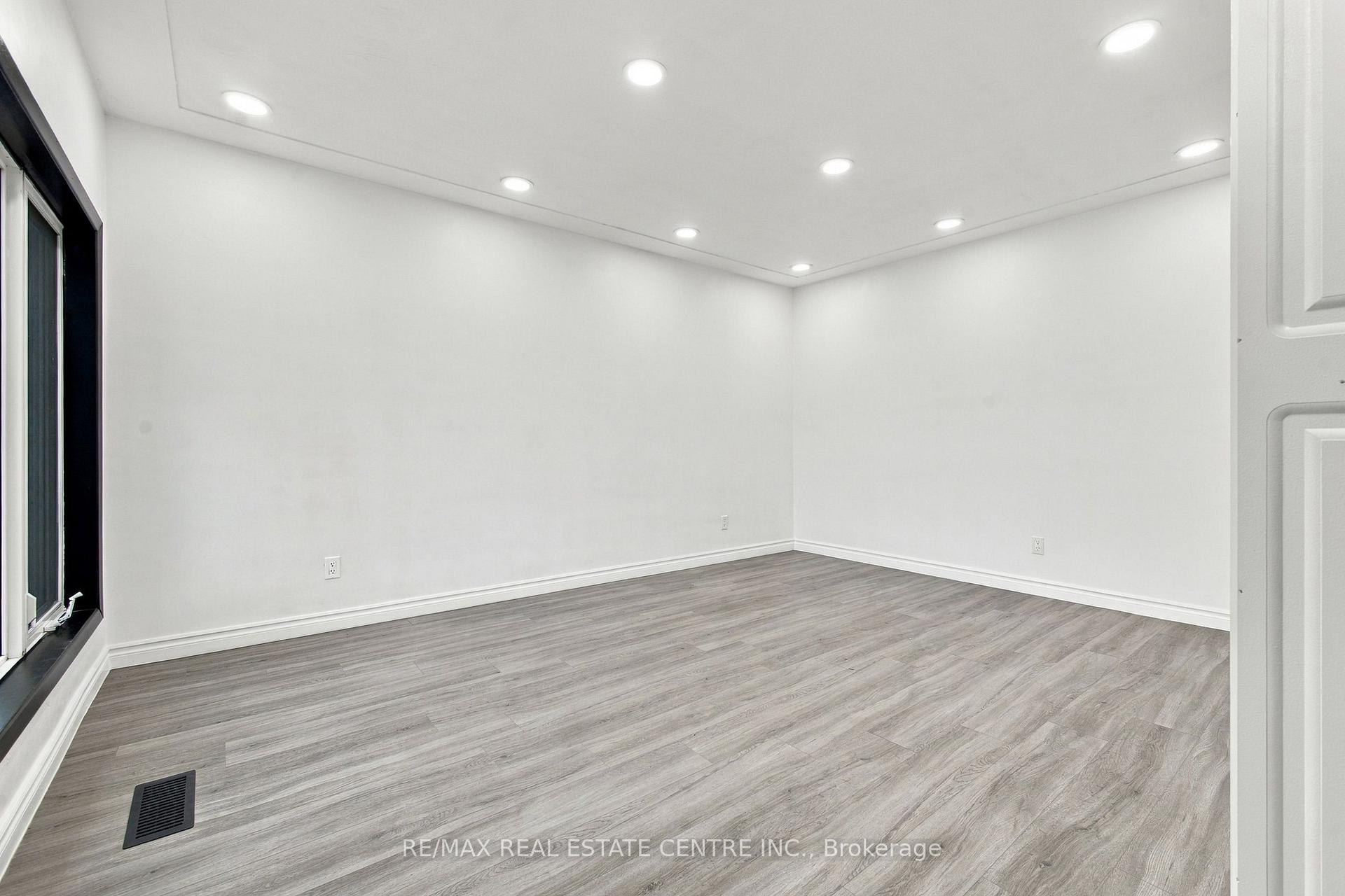 Photo 11 of 246 Hillcrest Road, Cambridge, Preston North — HOMEH