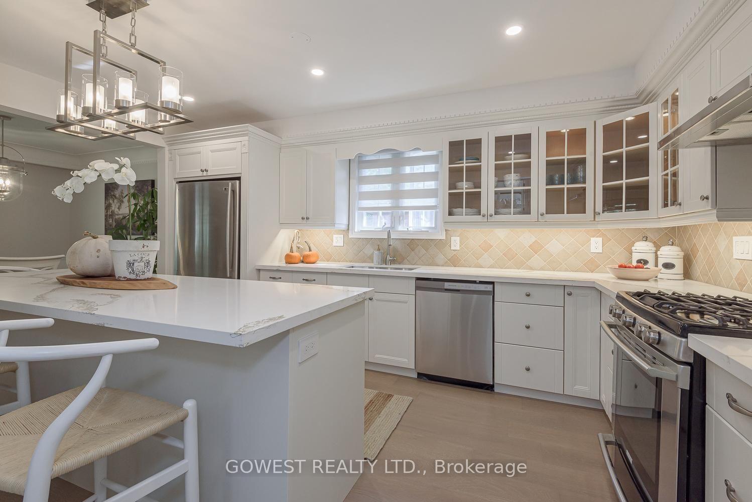 Photo 5 of 342 Bryant Crescent, Burlington, Appleby — HOMEH