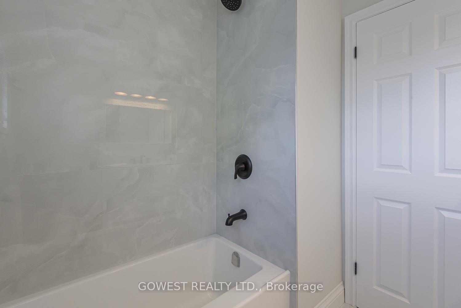 Photo 16 of 342 Bryant Crescent, Burlington, Appleby — HOMEH