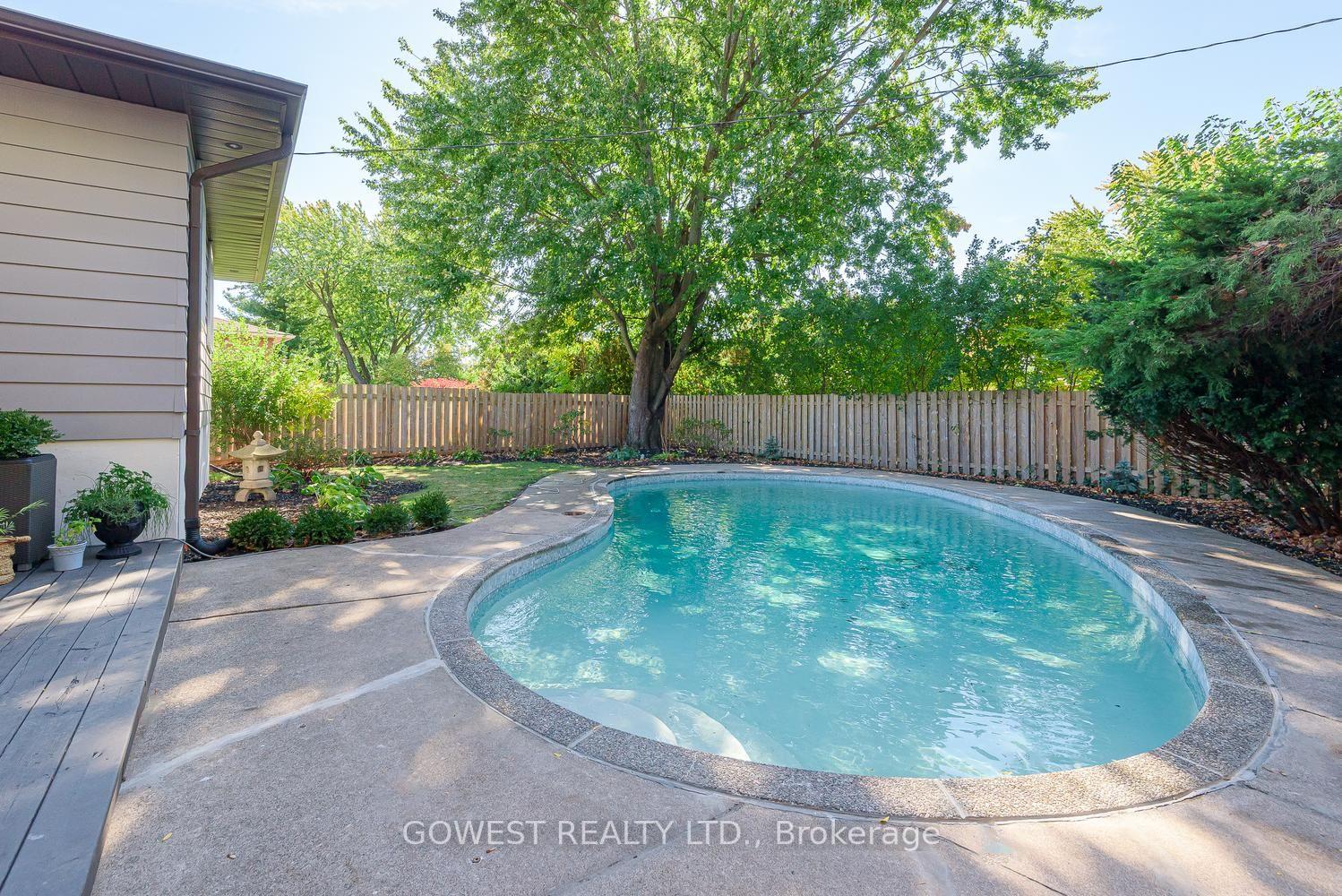 Photo 39 of 342 Bryant Crescent, Burlington, Appleby — HOMEH