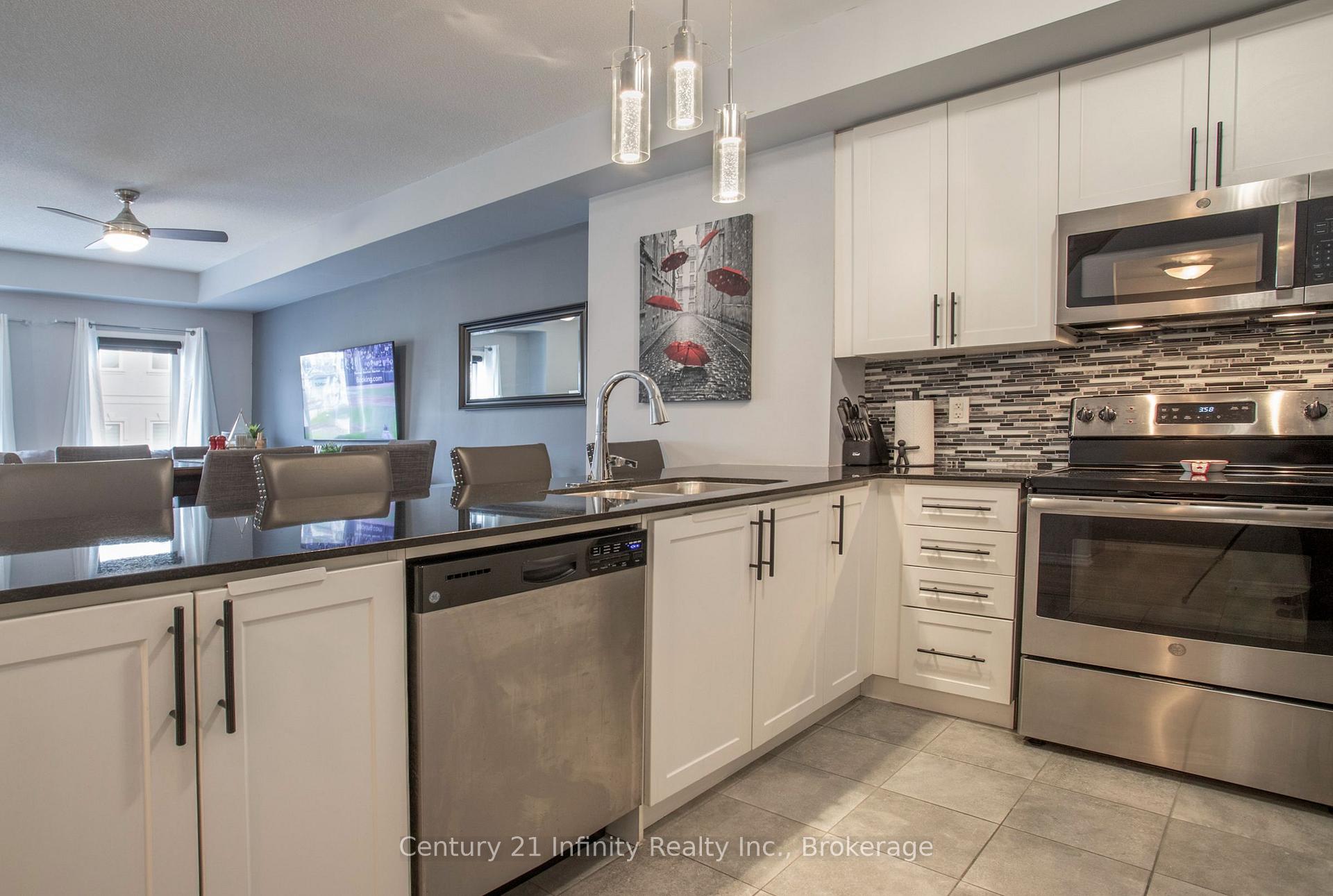 Photo 13 of 4 Dunsley Way, Whitby, Pringle Creek — HOMEH