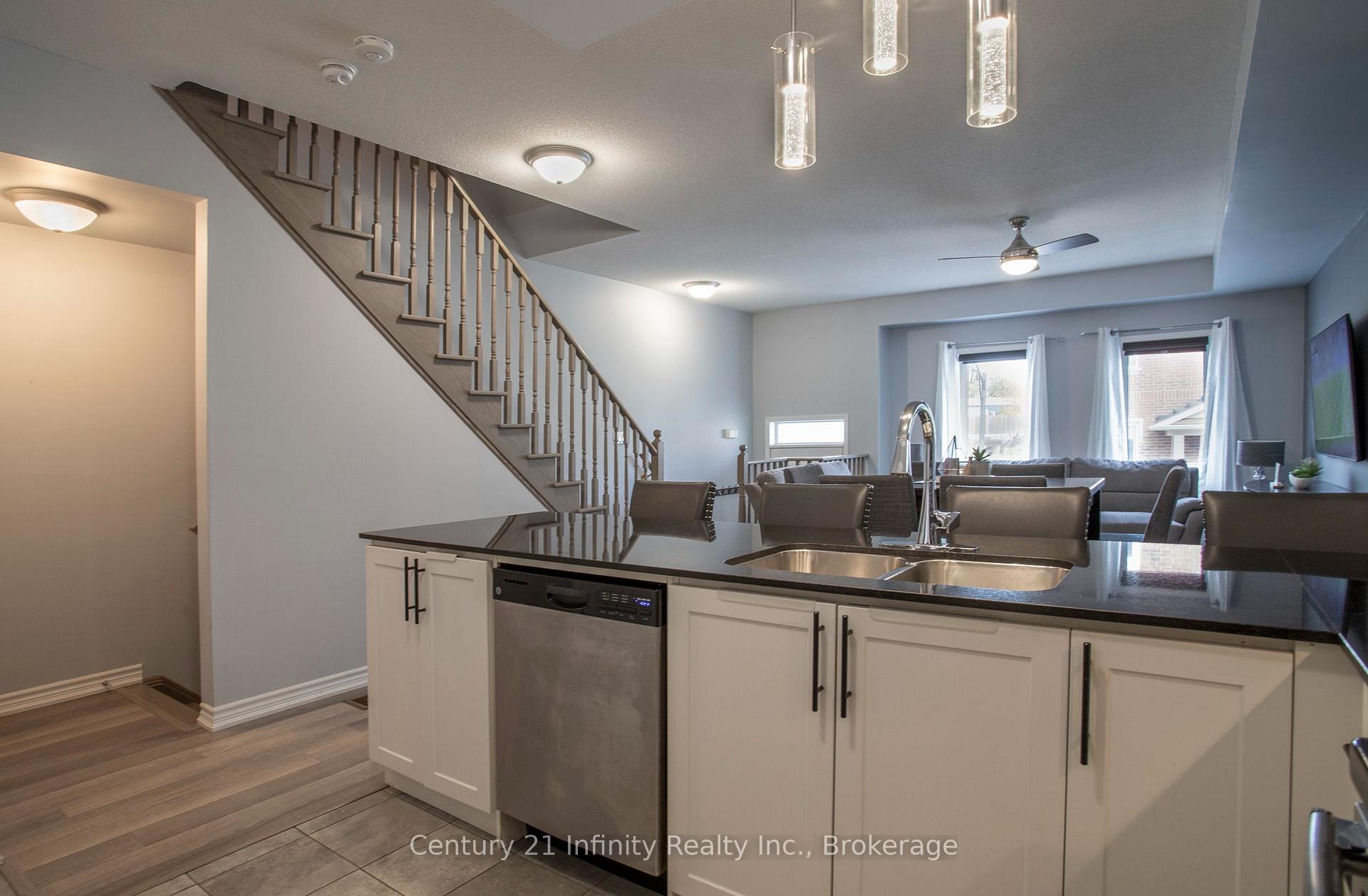 Photo 15 of 4 Dunsley Way, Whitby, Pringle Creek — HOMEH