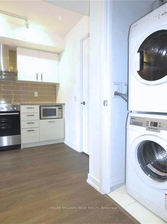 Photo 3 of Unit 1613, 125 Redpath Avenue, Toronto, Mount Pleasant West — HOMEH