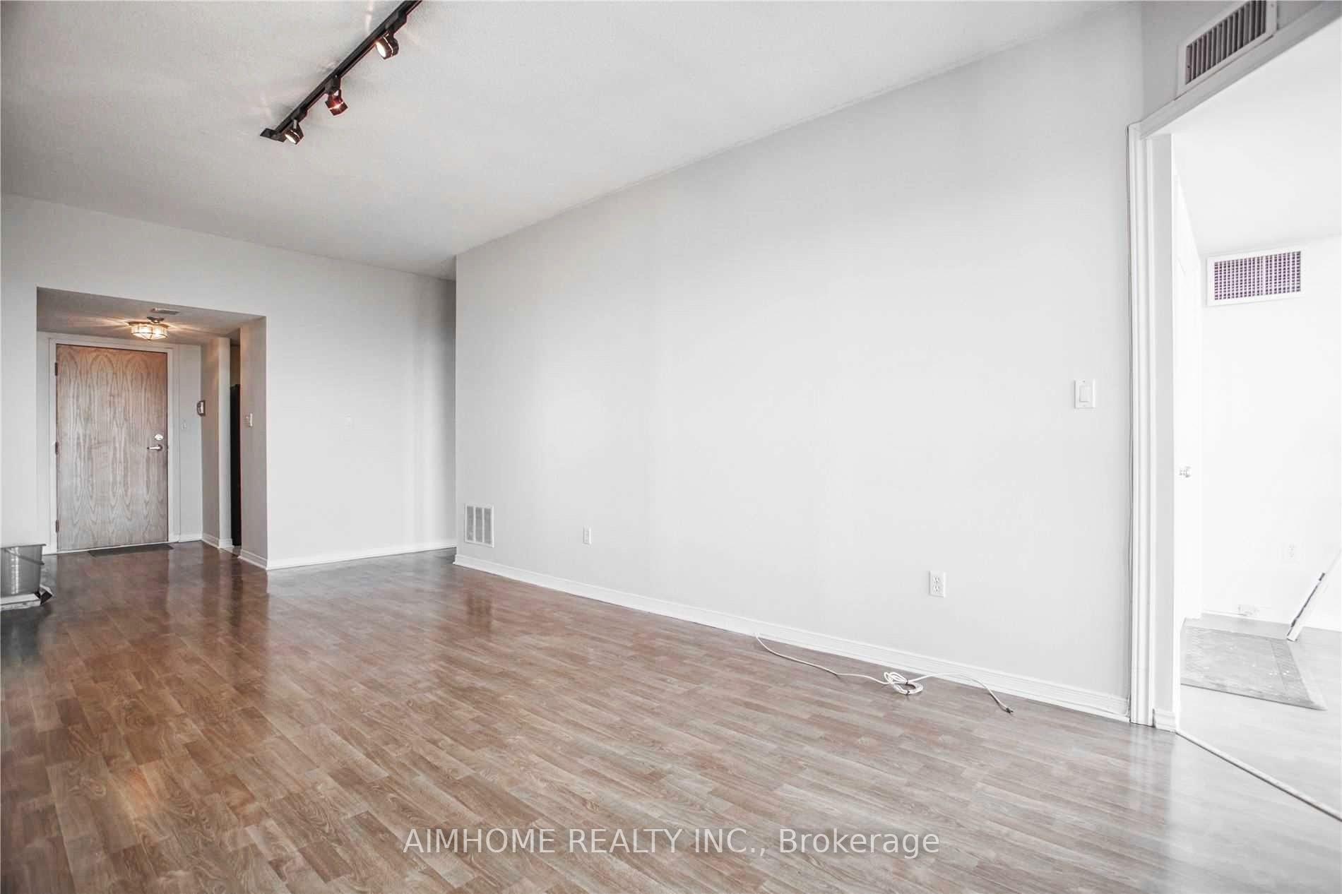 Photo 3 of Unit 3711, 5 Concorde Place, North York, Banbury-Don Mills — HOMEH