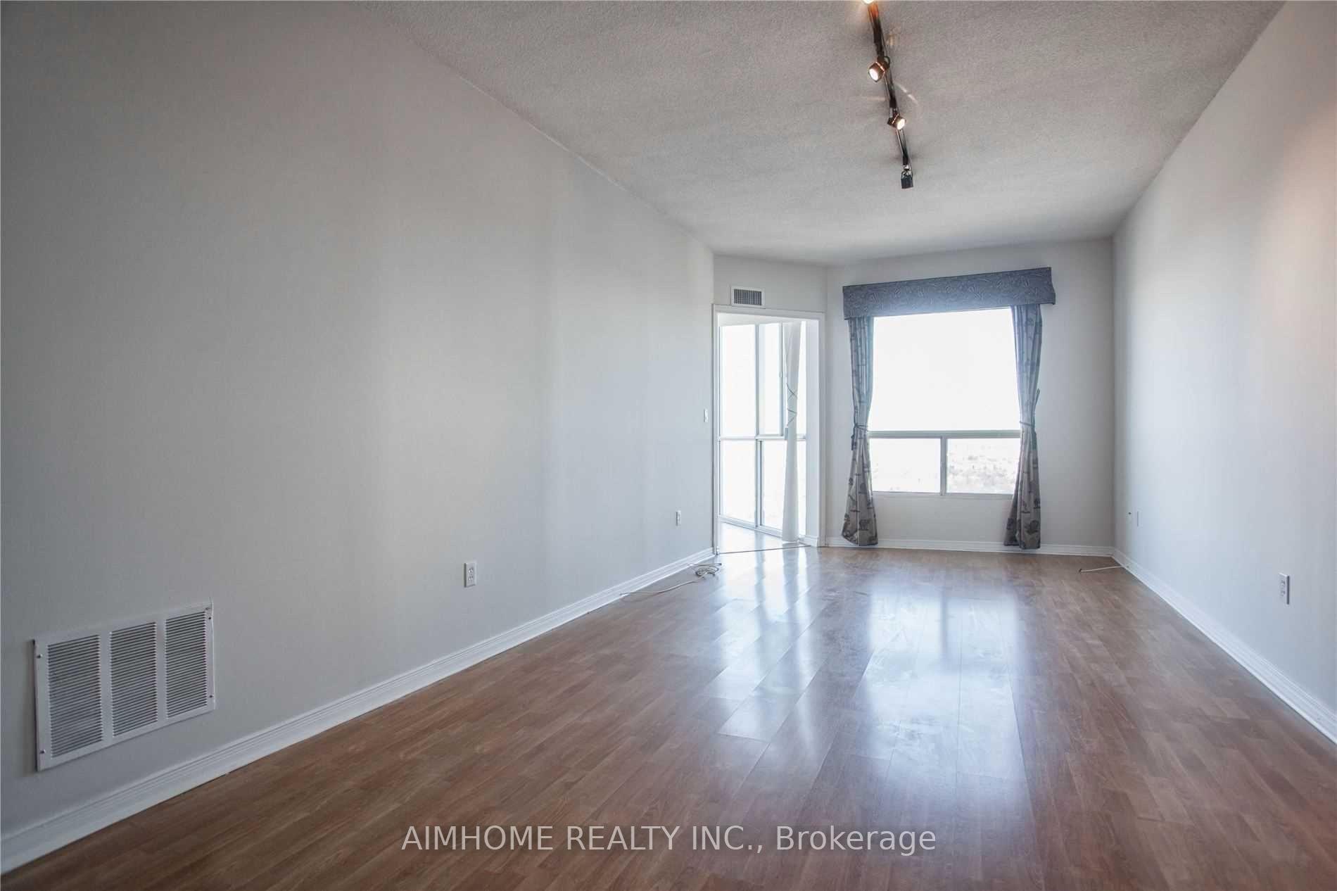 Photo 4 of Unit 3711, 5 Concorde Place, North York, Banbury-Don Mills — HOMEH